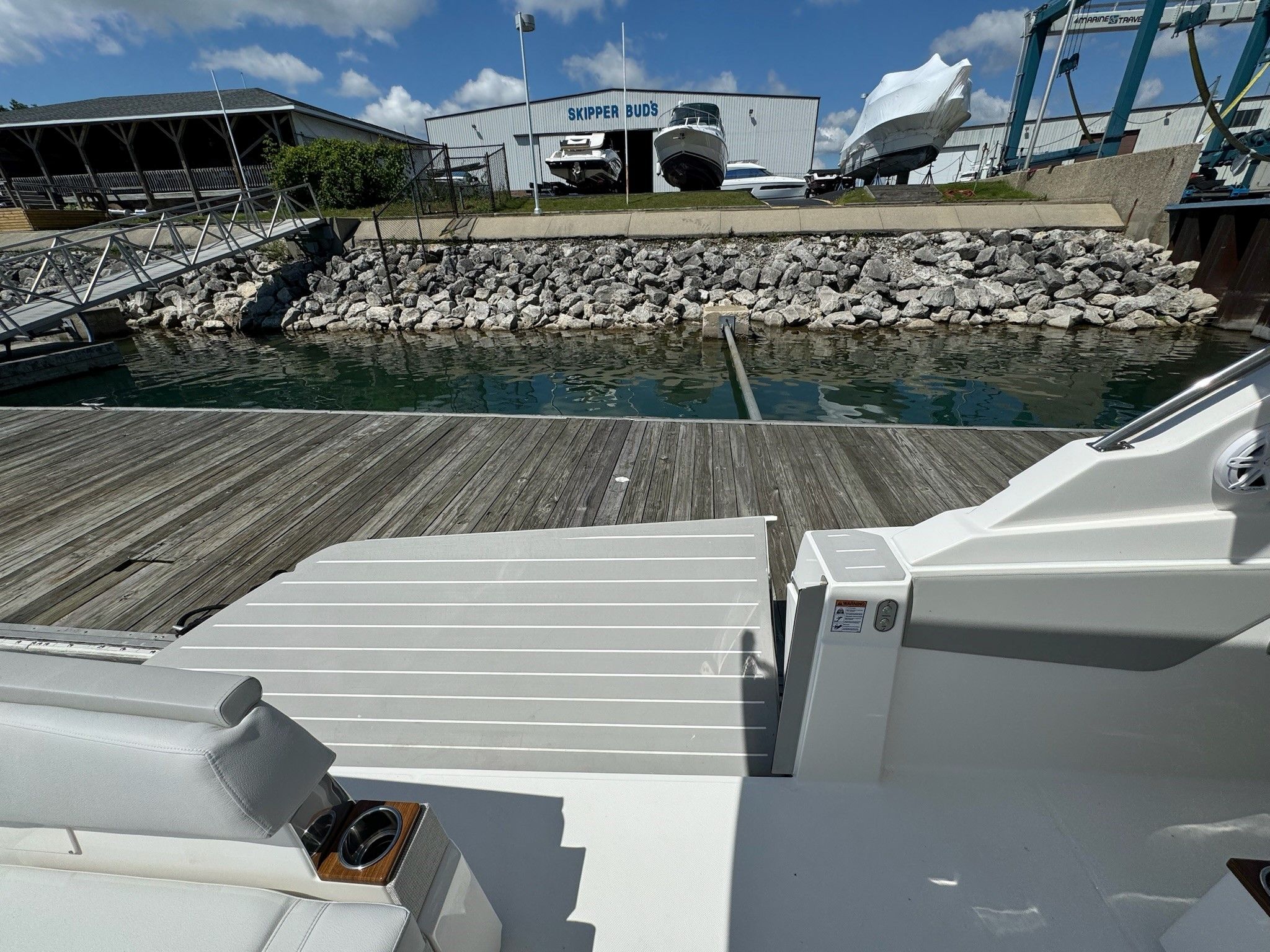 2025 Tiara Yachts
                                                             43LS Image Thumbnail #18