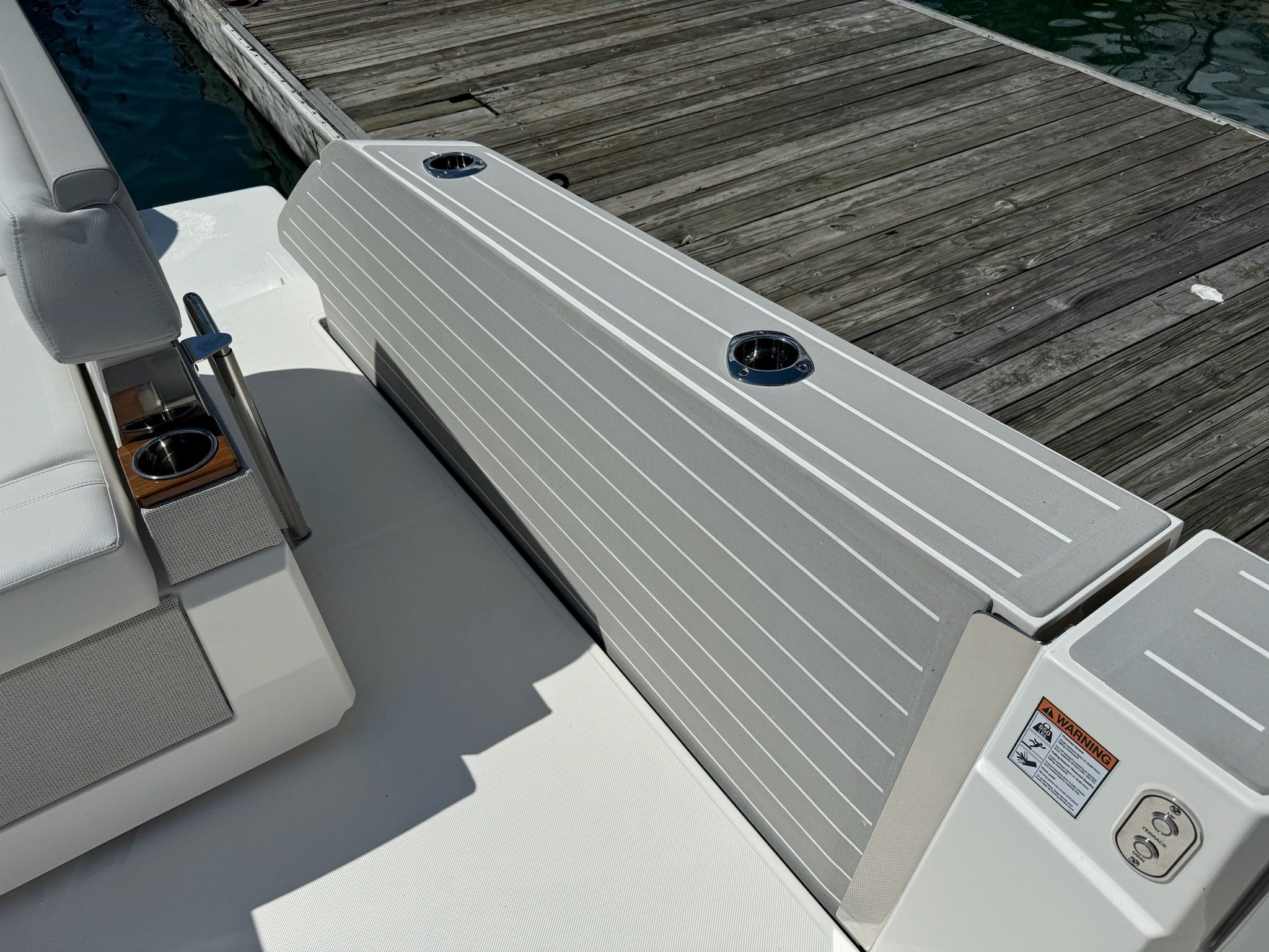 2025 Tiara Yachts
                                                             43LS Image Thumbnail #19