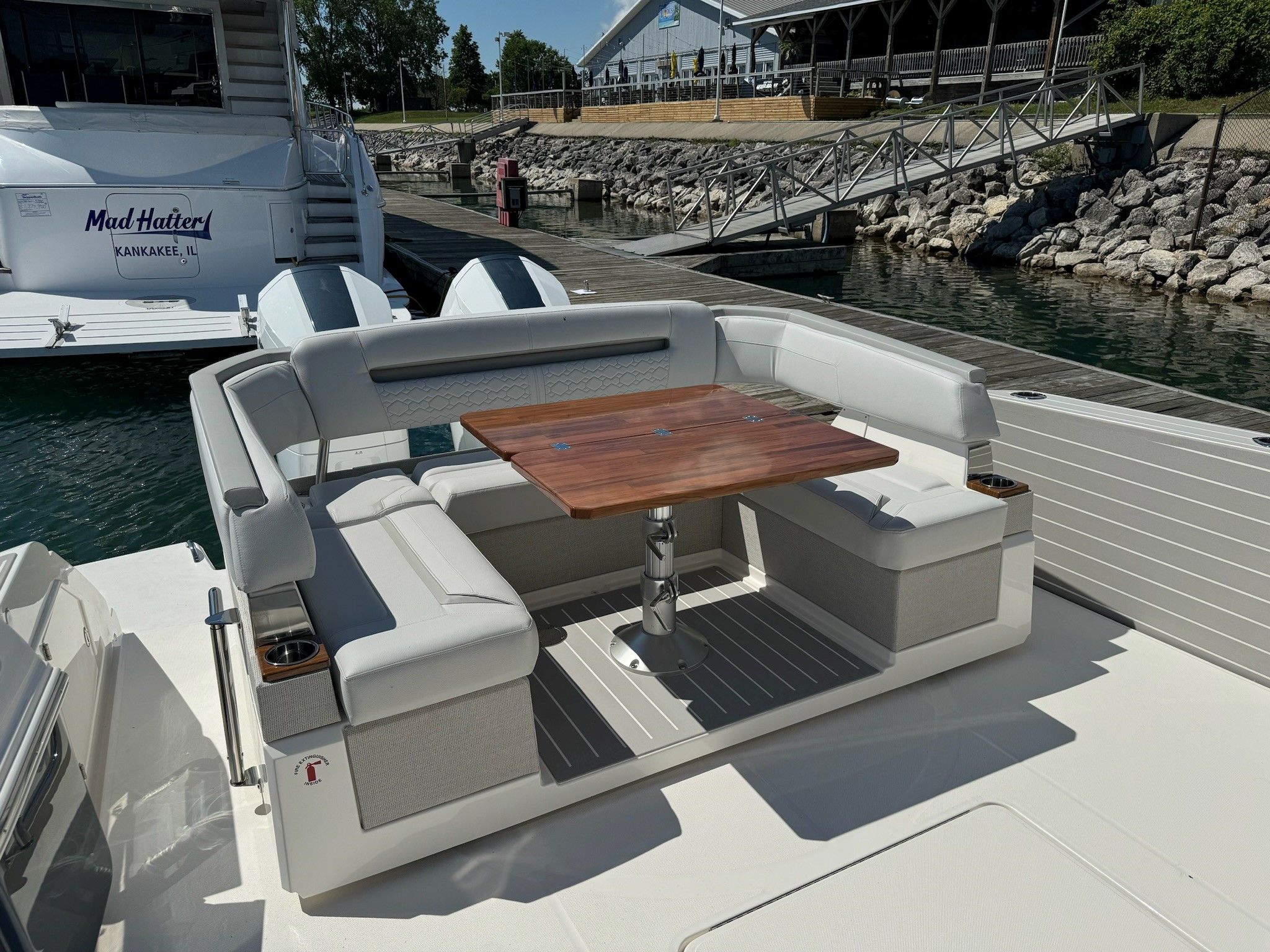 2025 Tiara Yachts
                                                             43LS Image Thumbnail #24