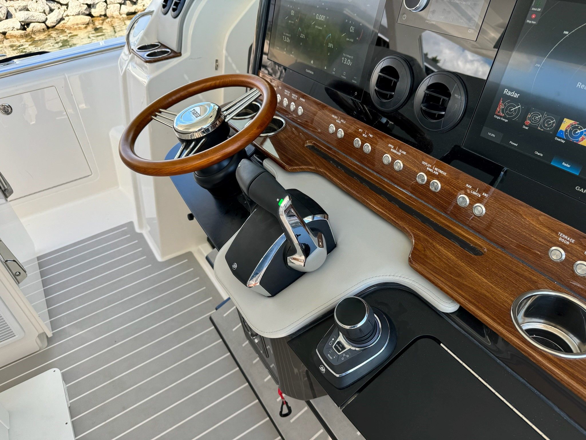 2025 Tiara Yachts
                                                             43LS Image Thumbnail #40