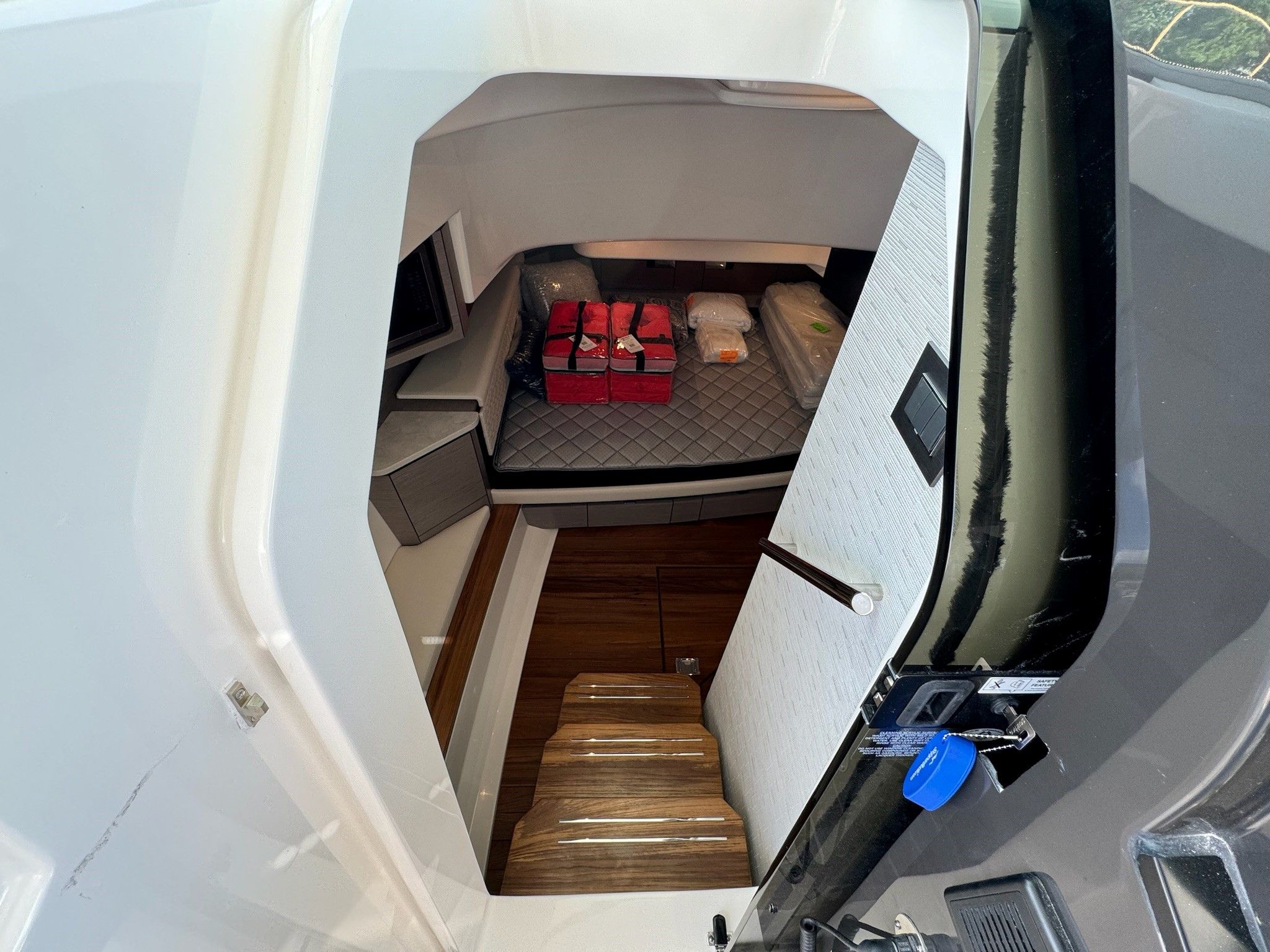 2025 Tiara Yachts
                                                             43LS Image Thumbnail #74