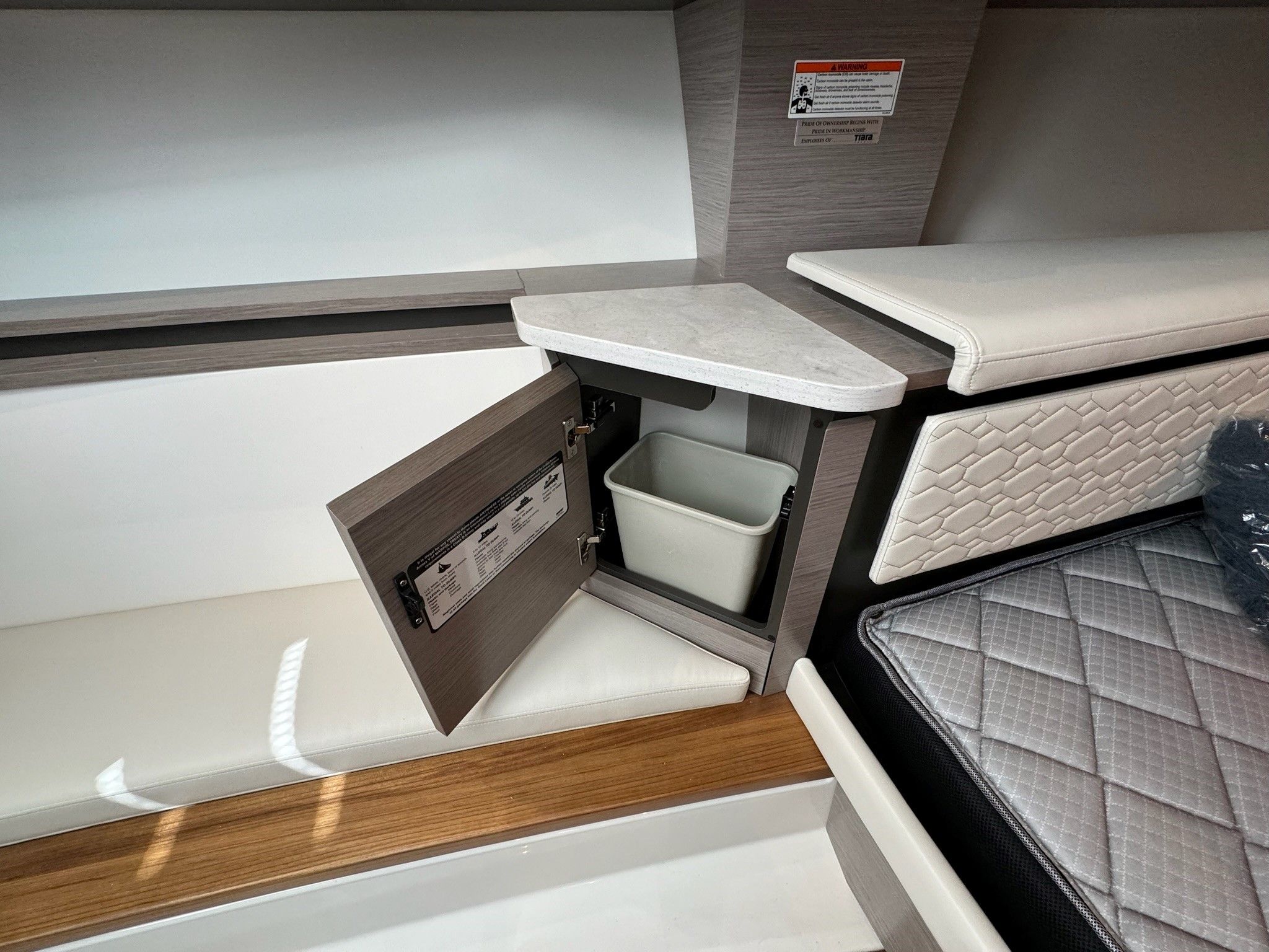 2025 Tiara Yachts
                                                             43LS Image Thumbnail #78