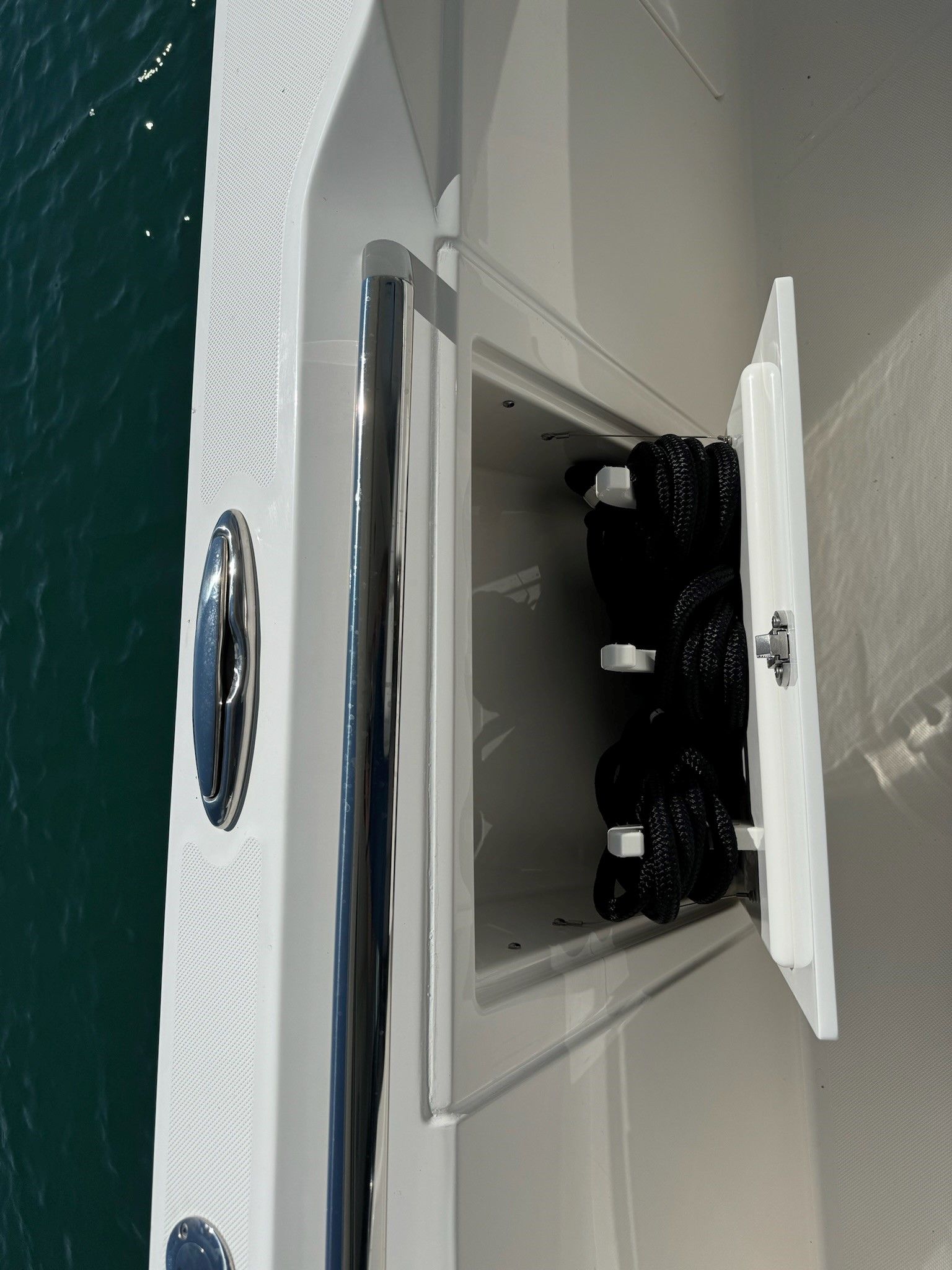 2025 Tiara Yachts
                                                             43LS Image Thumbnail #69
