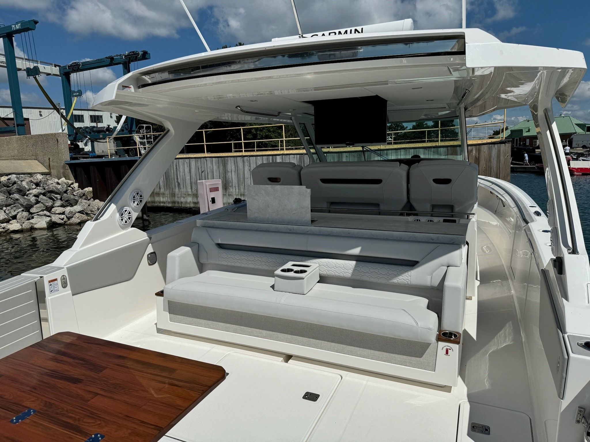 2025 Tiara Yachts 43LS Image Thumbnail #27