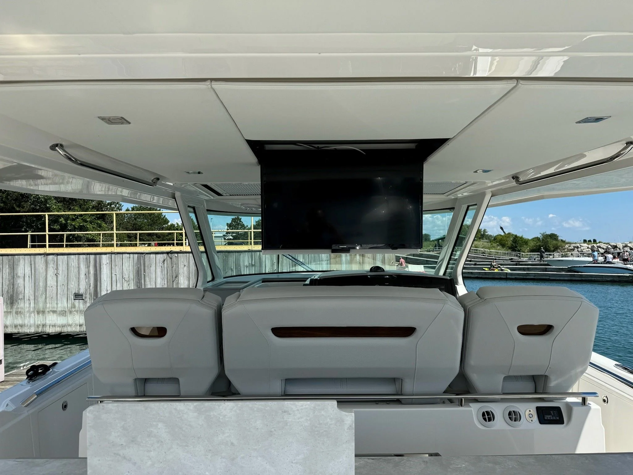 2025 Tiara Yachts 43LS Image Thumbnail #30