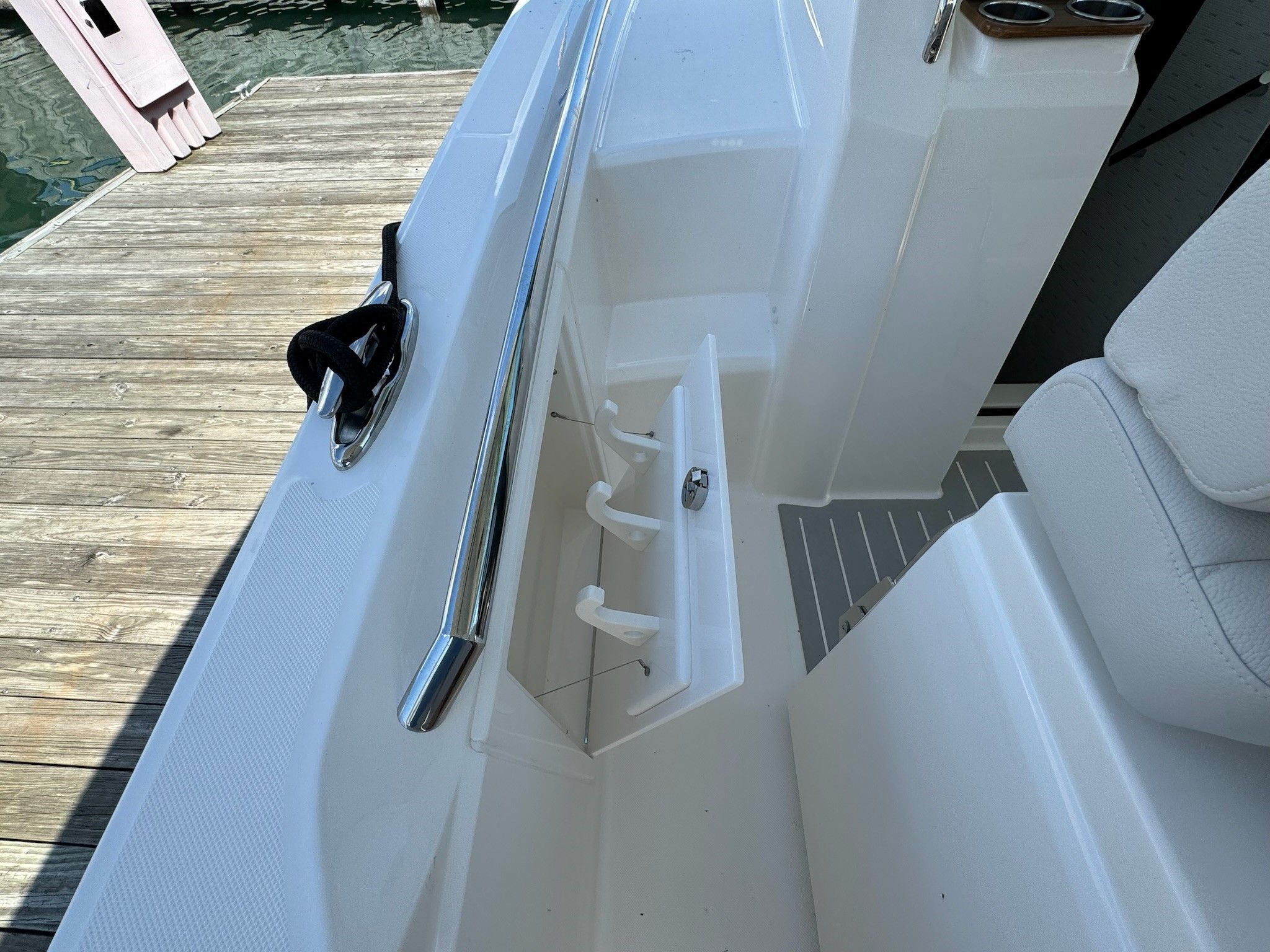 2025 Tiara Yachts 43LS Image Thumbnail #47