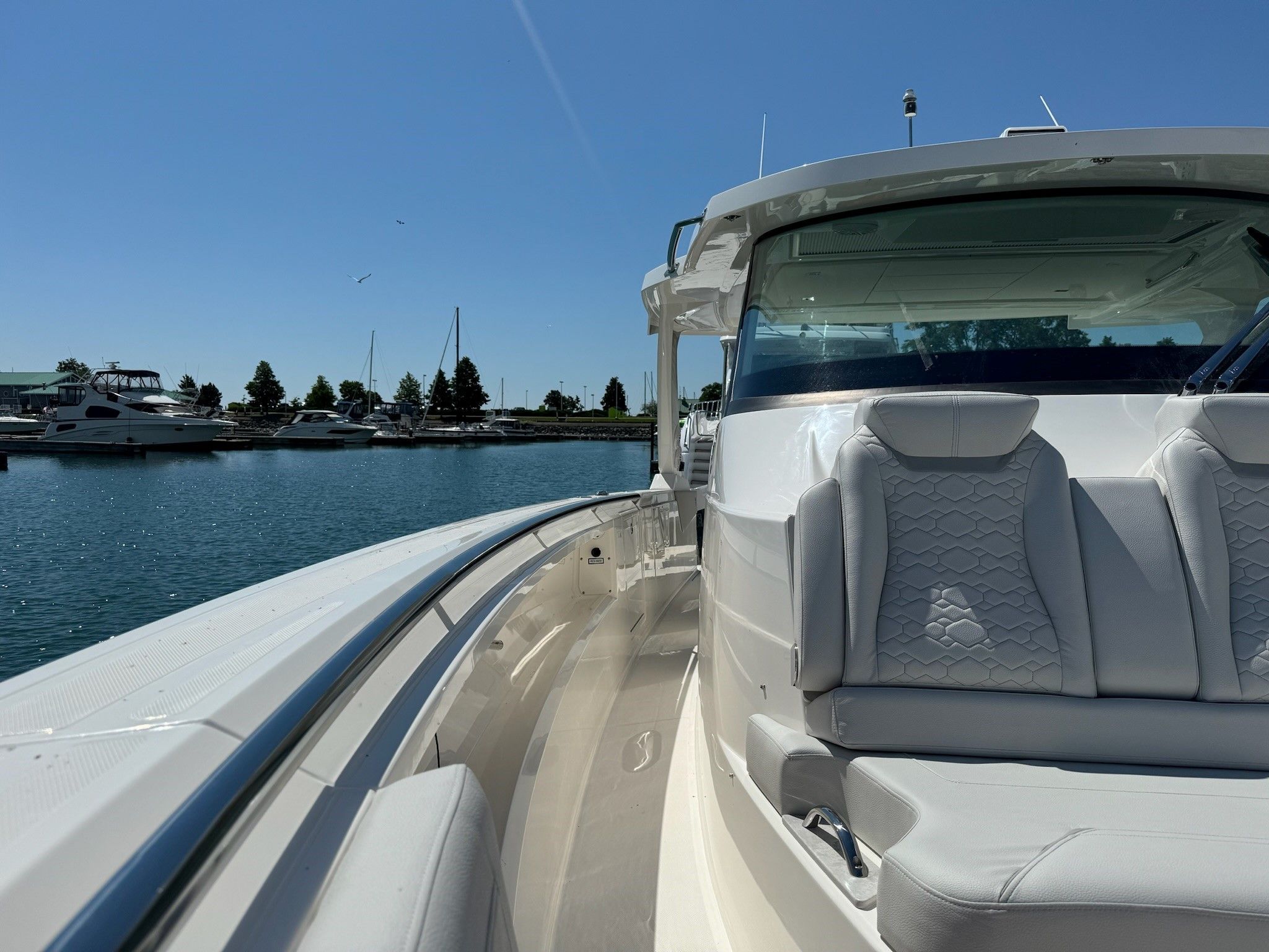 2025 Tiara Yachts 43LS Image Thumbnail #48