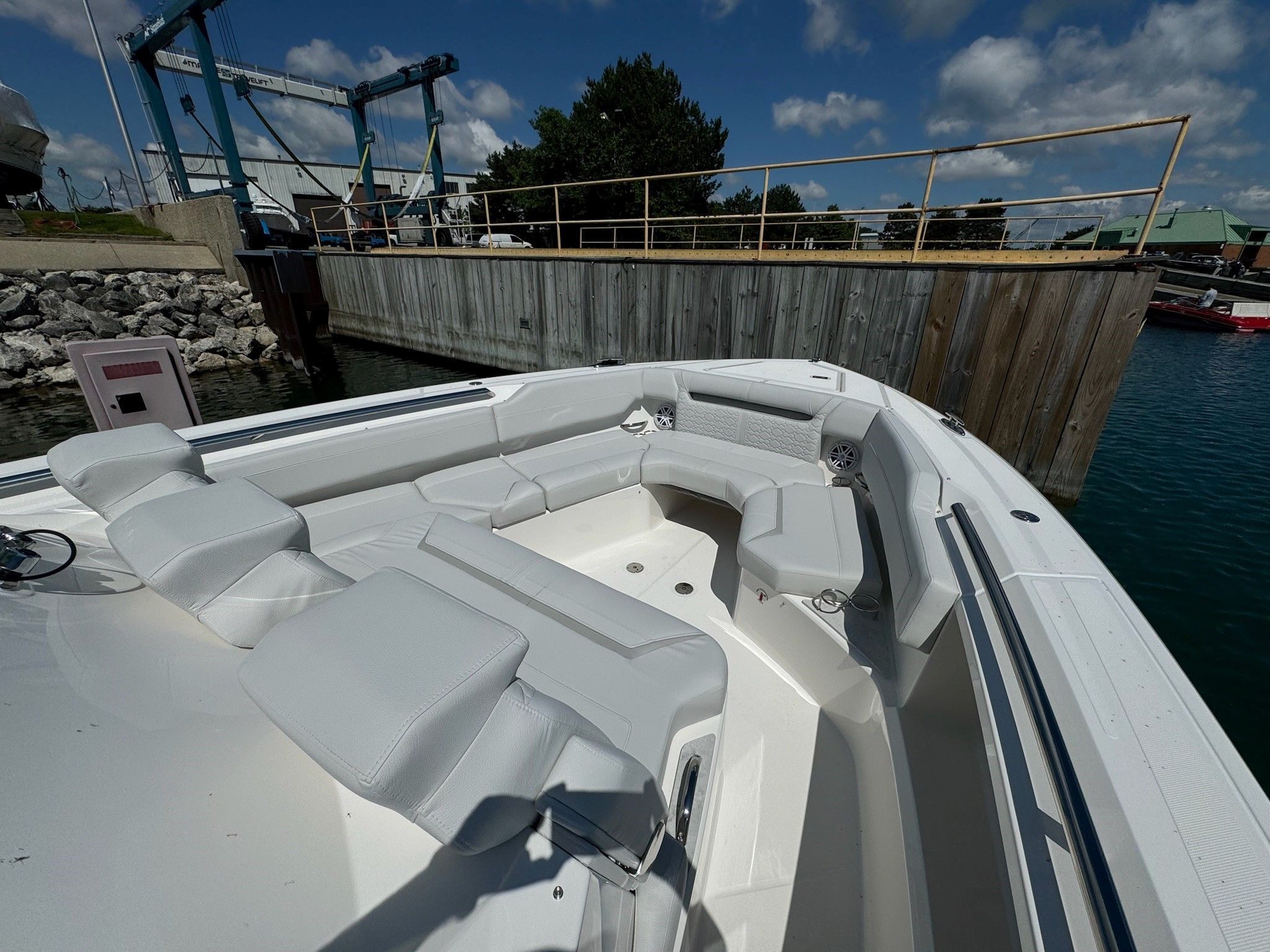 2025 Tiara Yachts 43LS Image Thumbnail #49