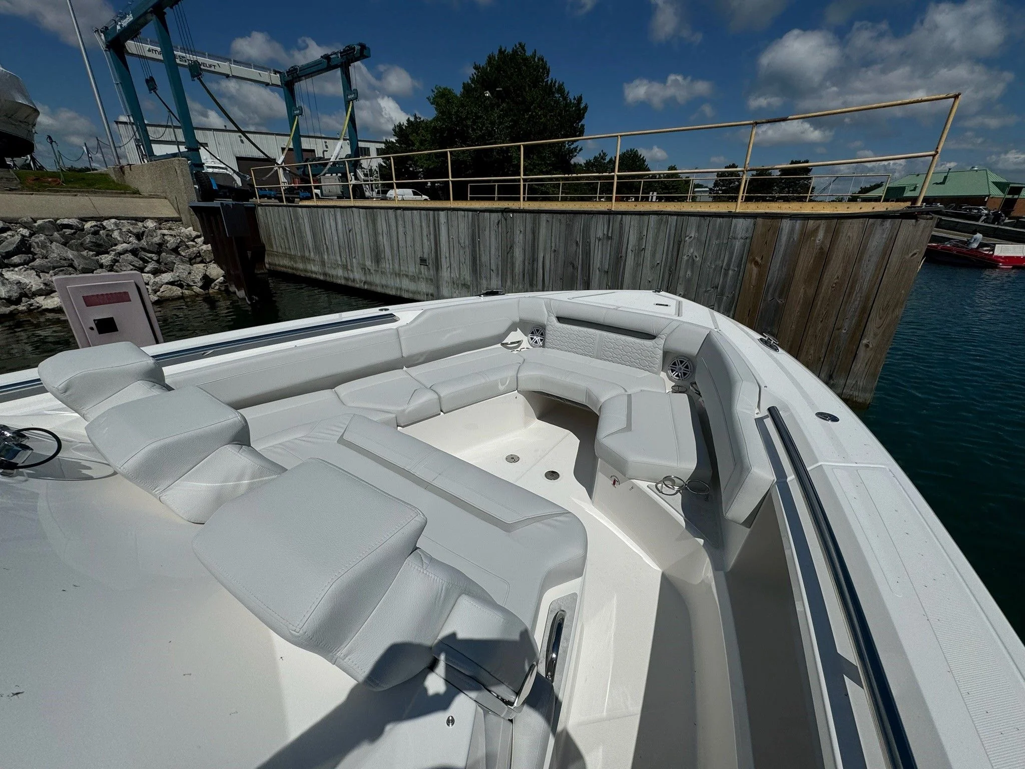 2025 Tiara Yachts 43LS Image Thumbnail #49