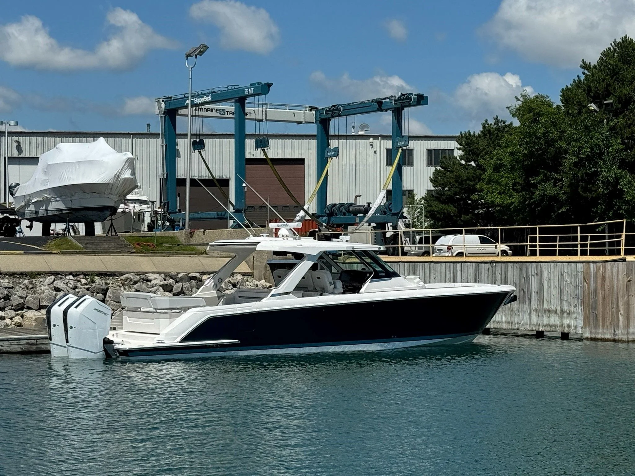 2025 Tiara Yachts 43LS Image Thumbnail #8