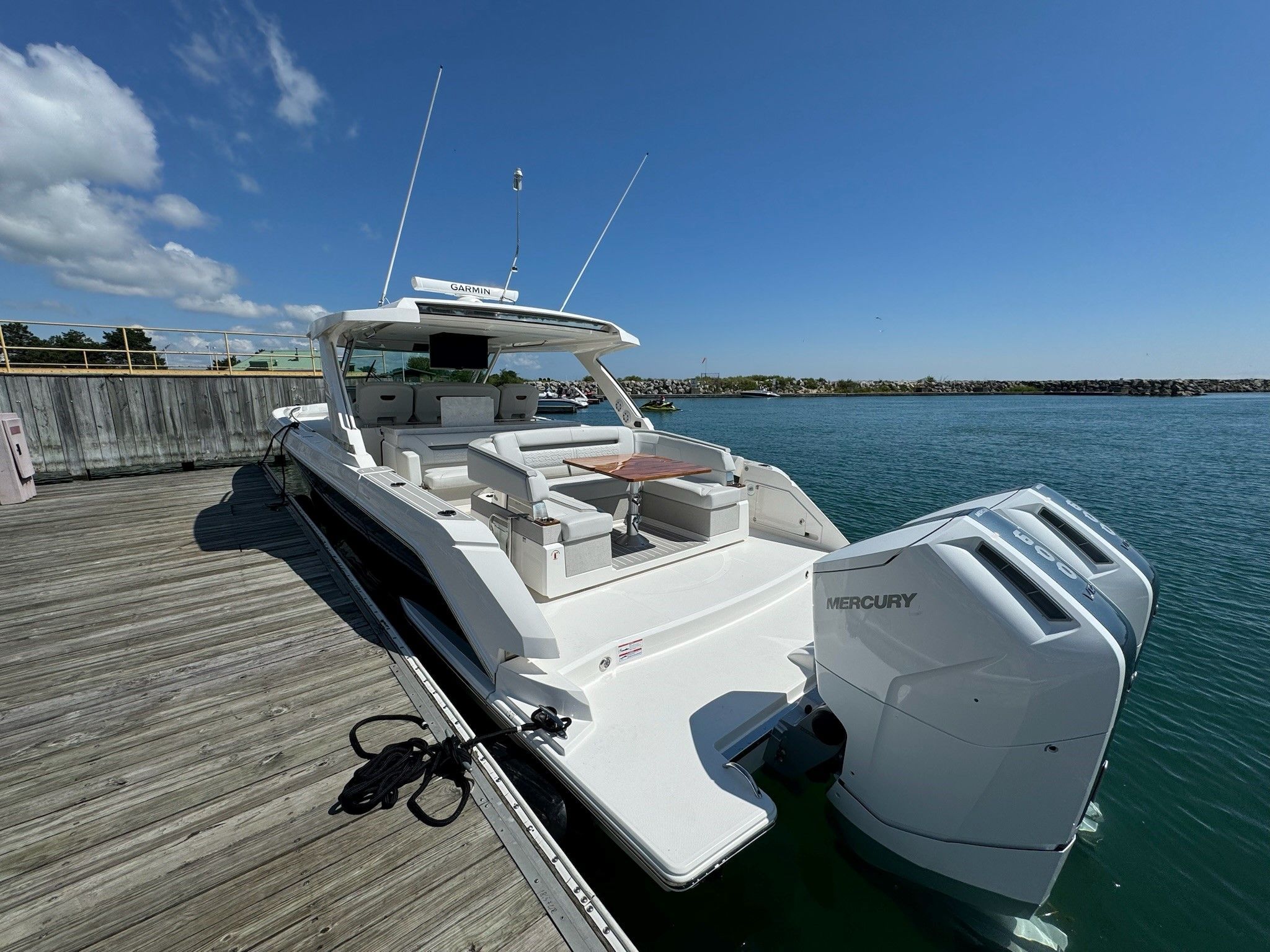 2025 Tiara Yachts 43LS Image Thumbnail #10