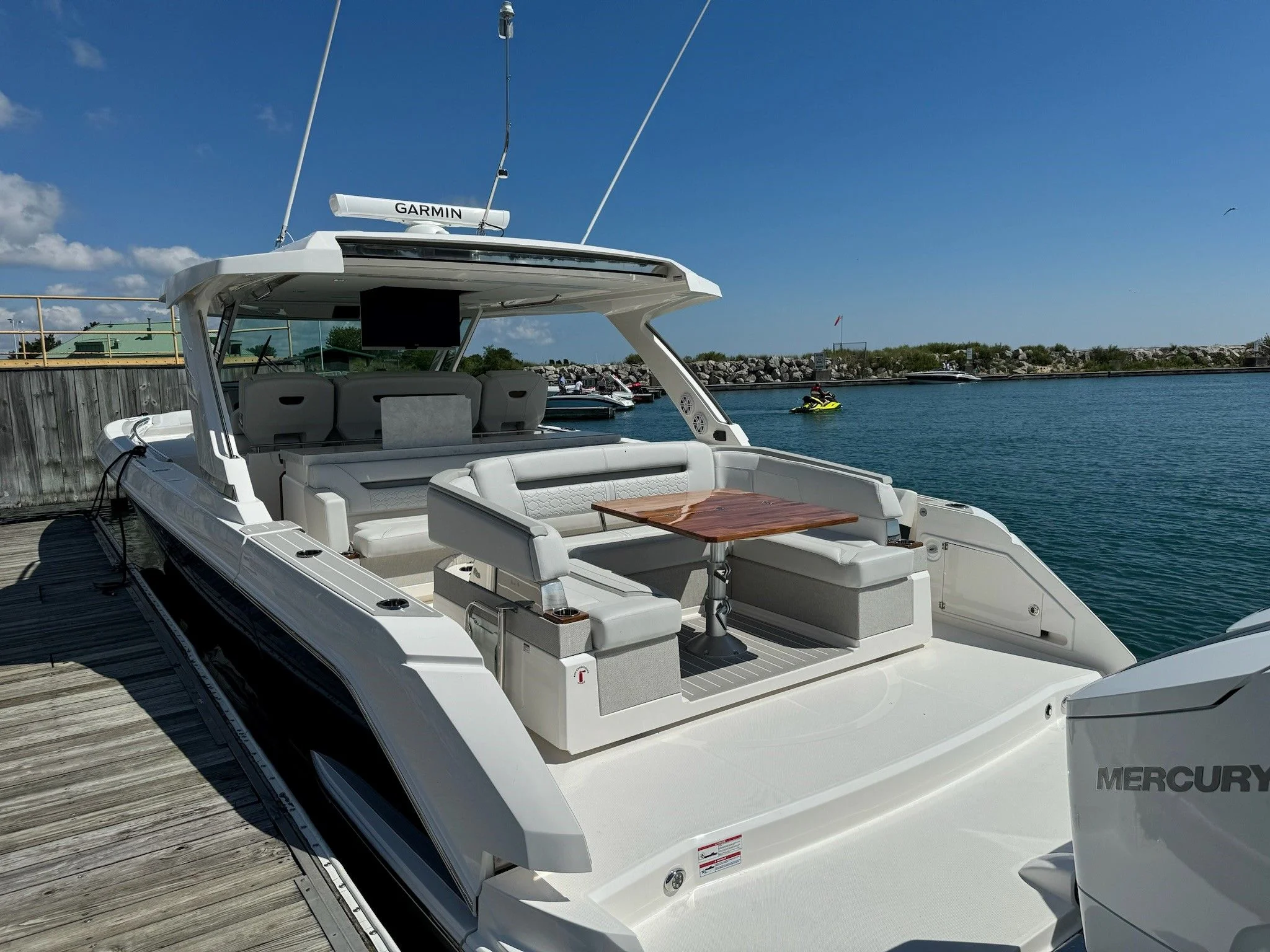 2025 Tiara Yachts 43LS Image Thumbnail #11