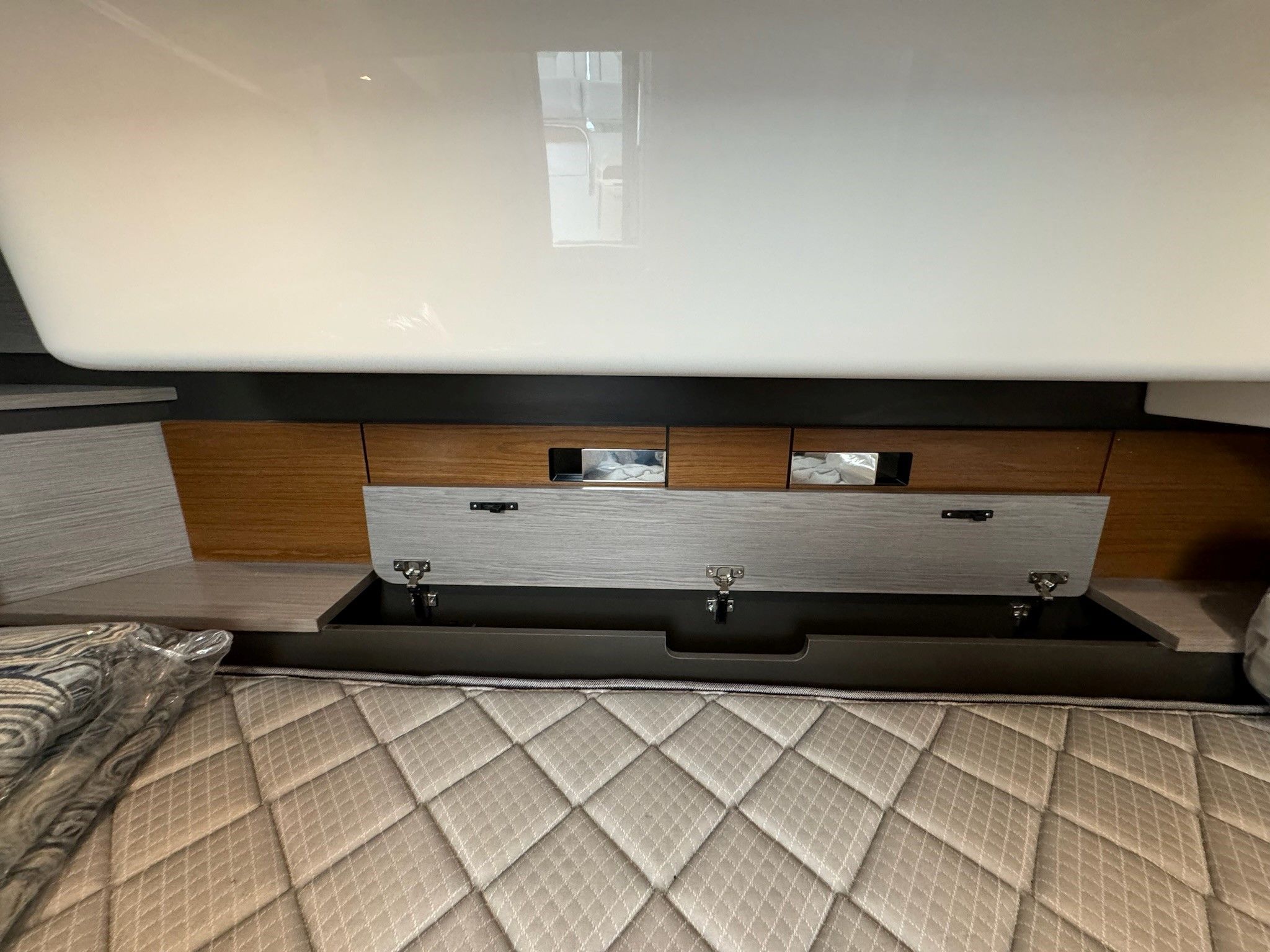 2025 Tiara Yachts 43LS Image Thumbnail #87