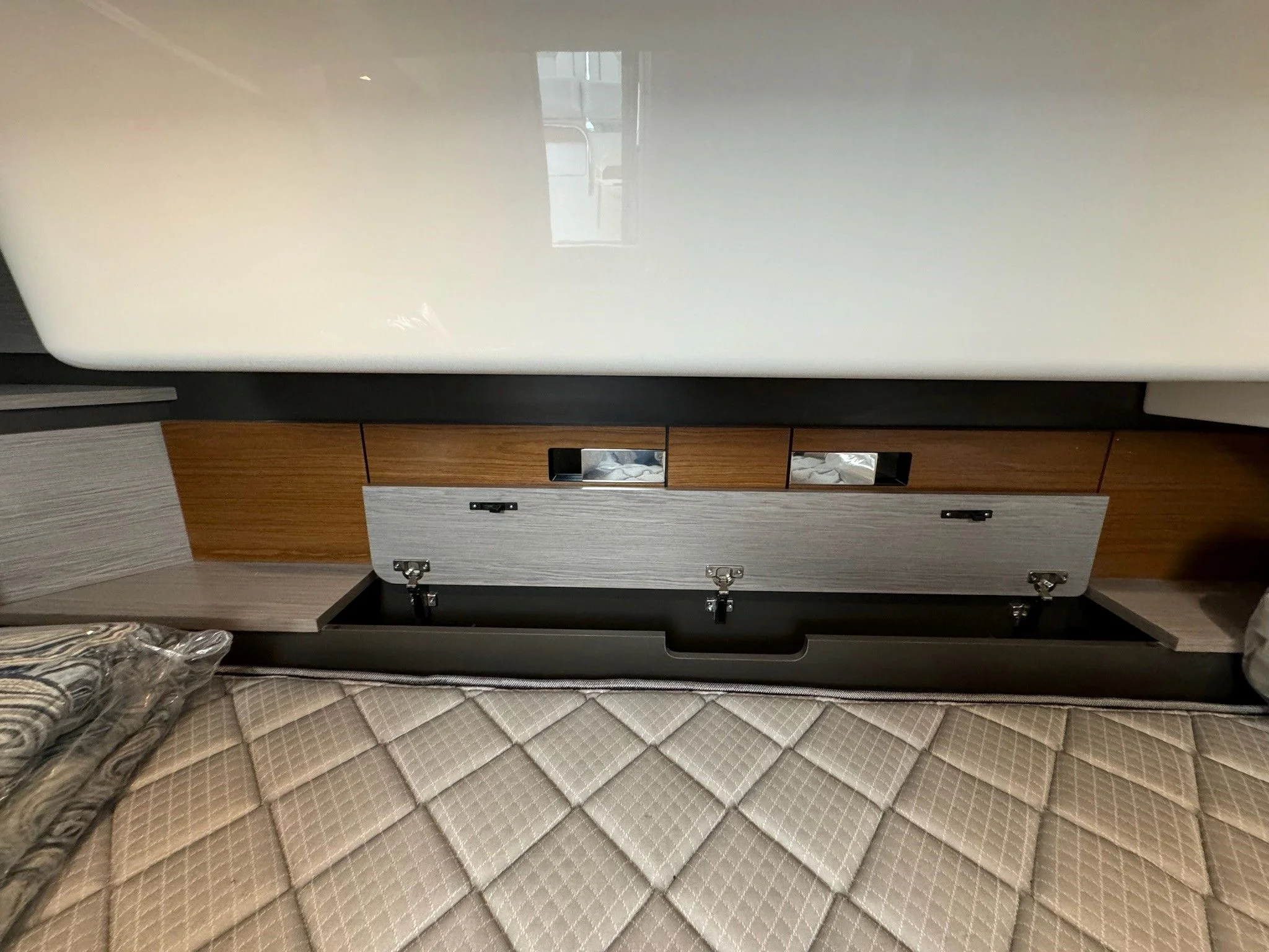 2025 Tiara Yachts 43LS Image Thumbnail #87