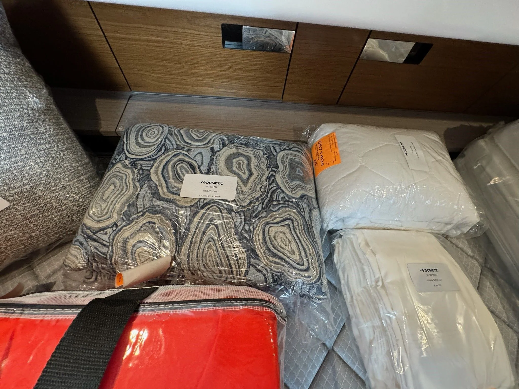 2025 Tiara Yachts 43LS Image Thumbnail #90