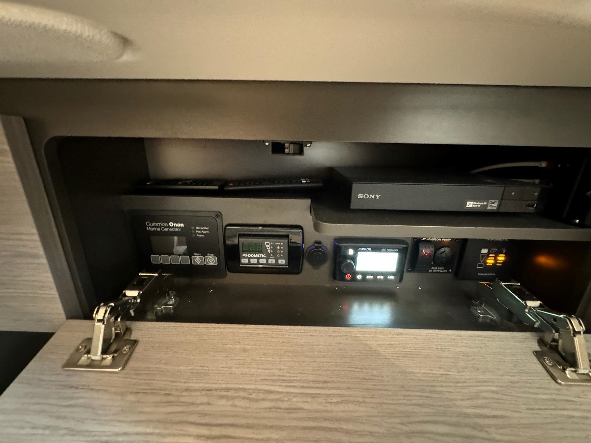 2025 Tiara Yachts 43LS Image Thumbnail #94