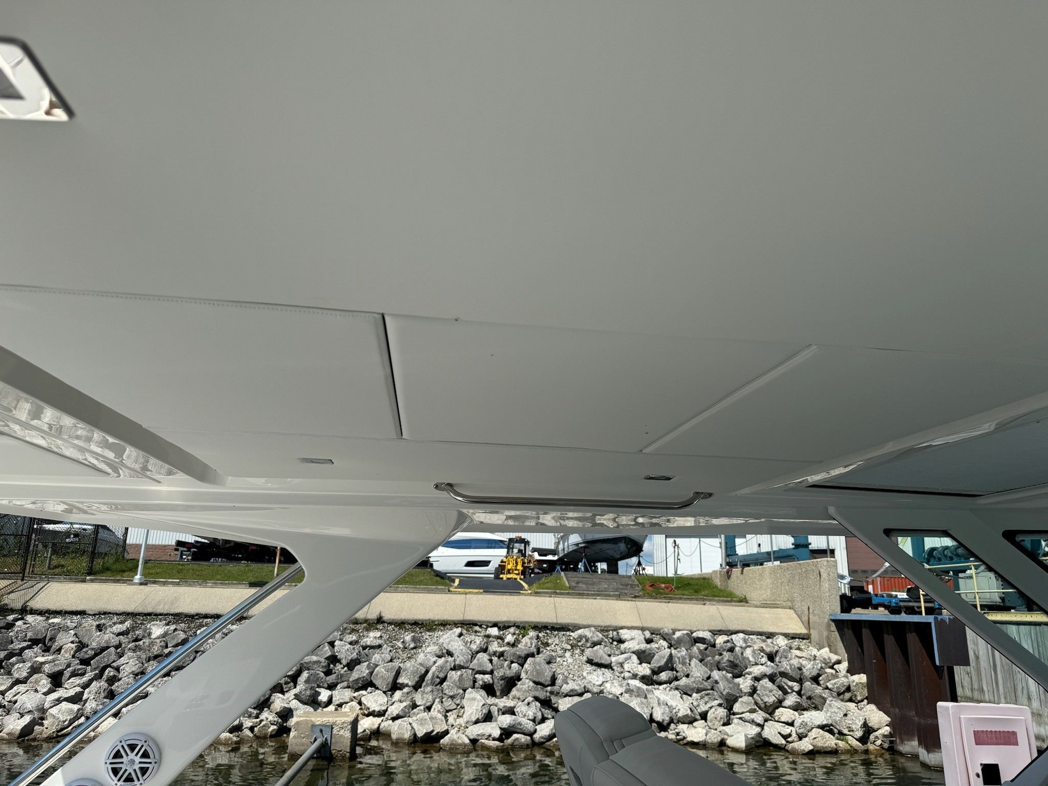 2025 Tiara Yachts 43LS Image Thumbnail #65