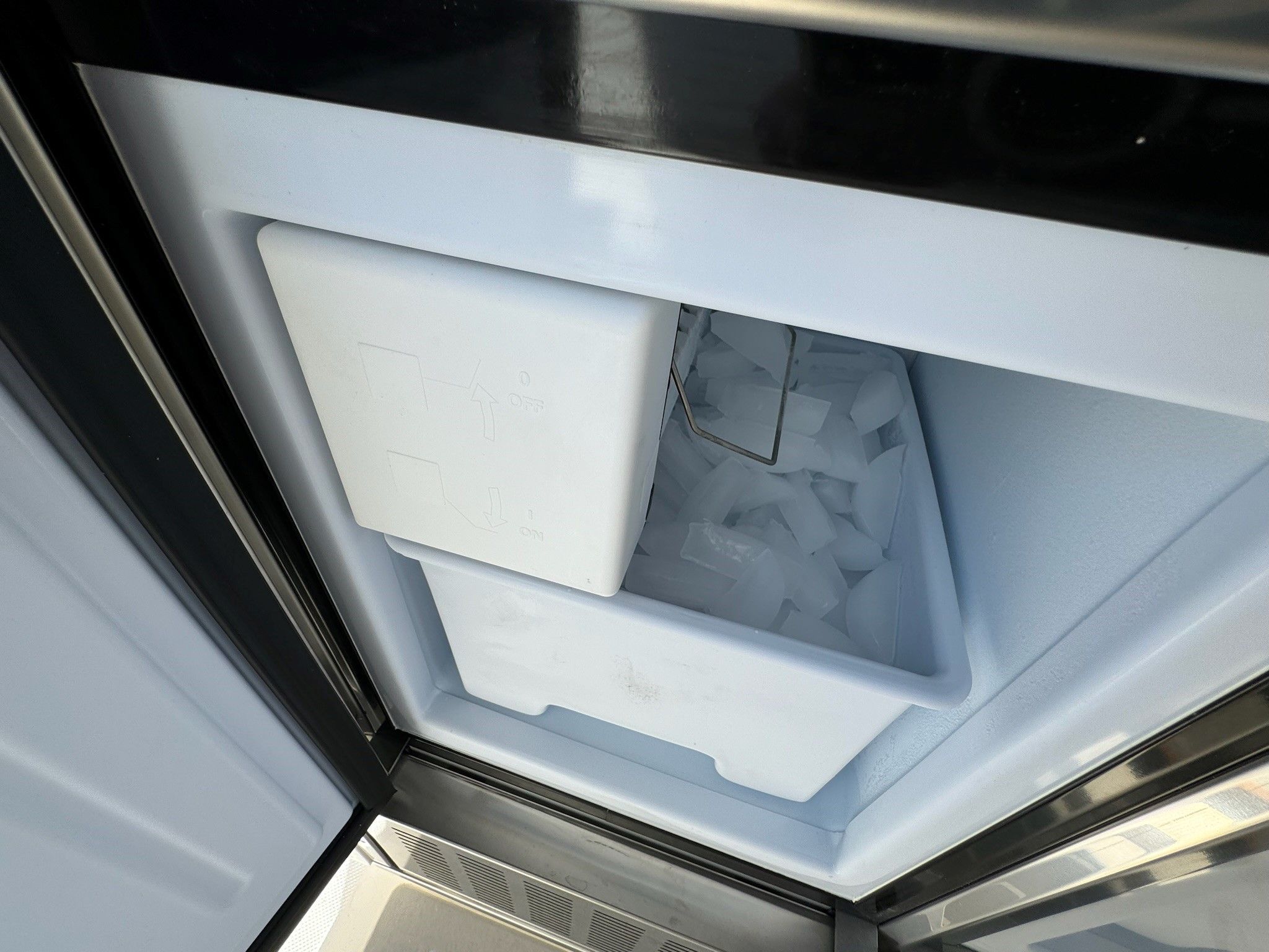 2025 Tiara Yachts 43LS Image Thumbnail #66