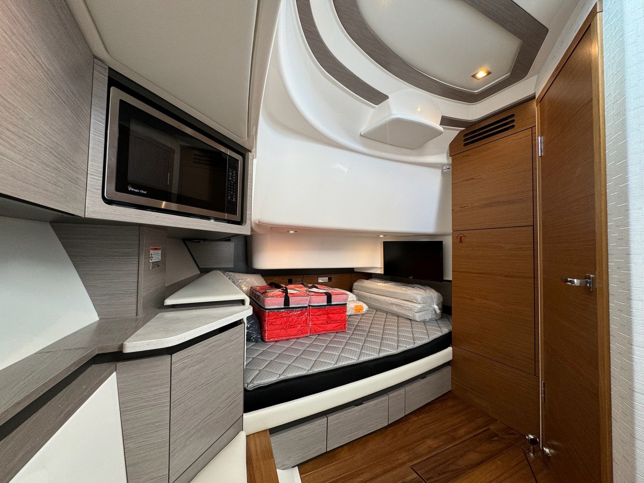 2025 Tiara Yachts 43LS Image Thumbnail #77