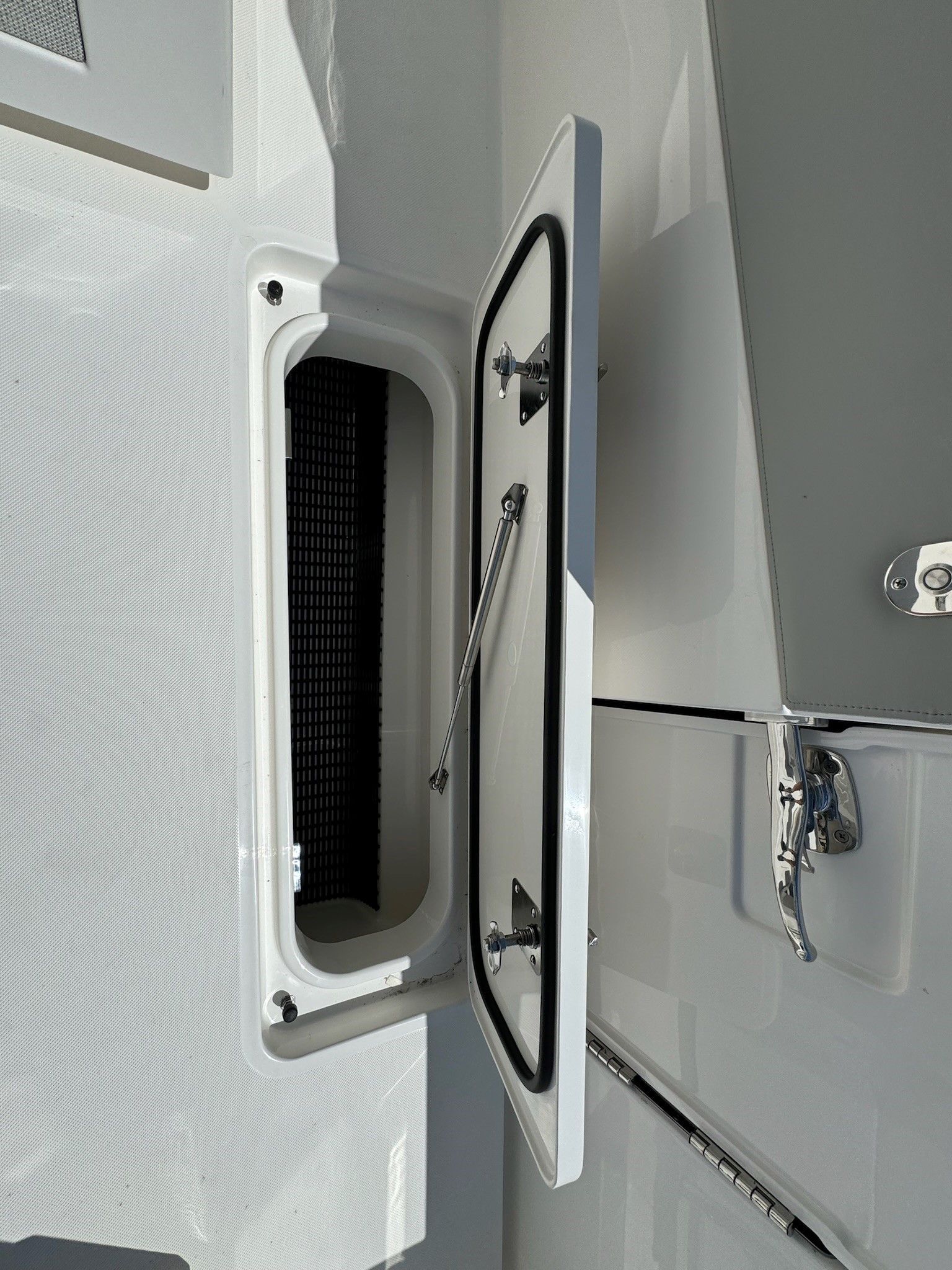 2025 Tiara Yachts 43LS Image Thumbnail #57