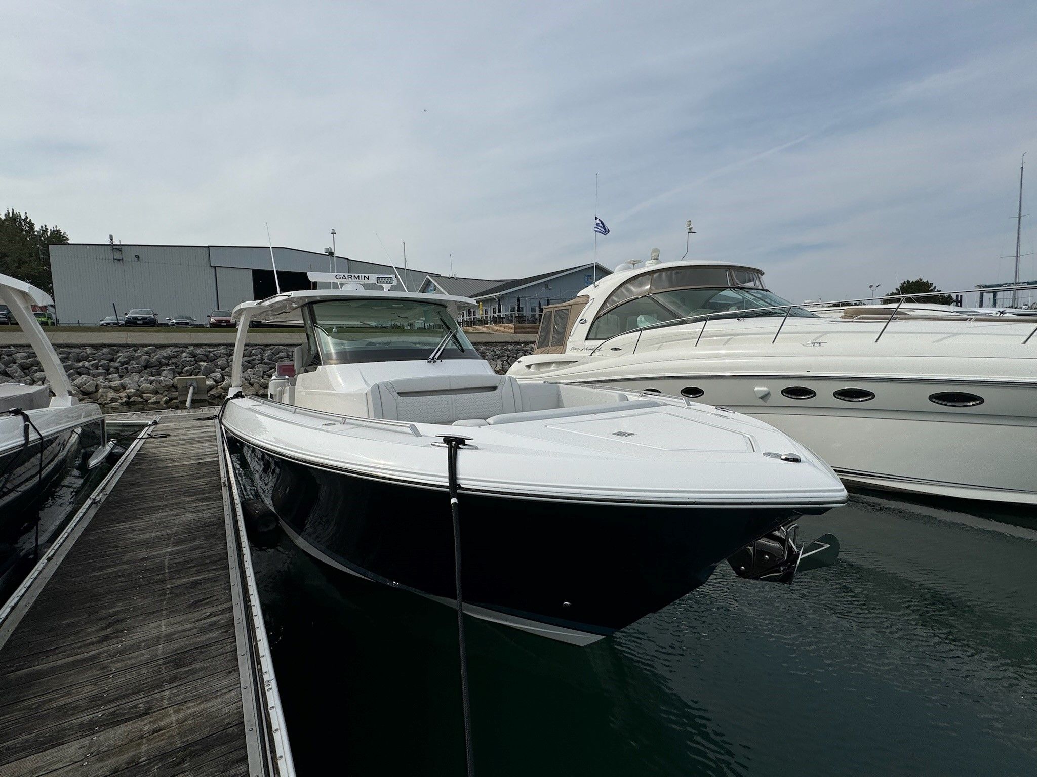 2025 Tiara Yachts
                                                             38LS Image Thumbnail #3
