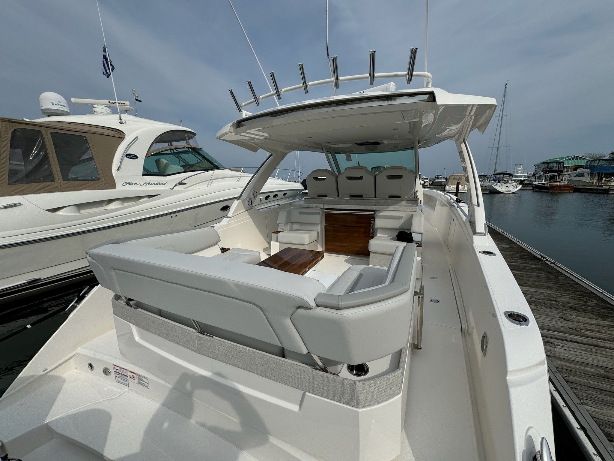 2025 Tiara Yachts
                                                             38LS Image Thumbnail #9
