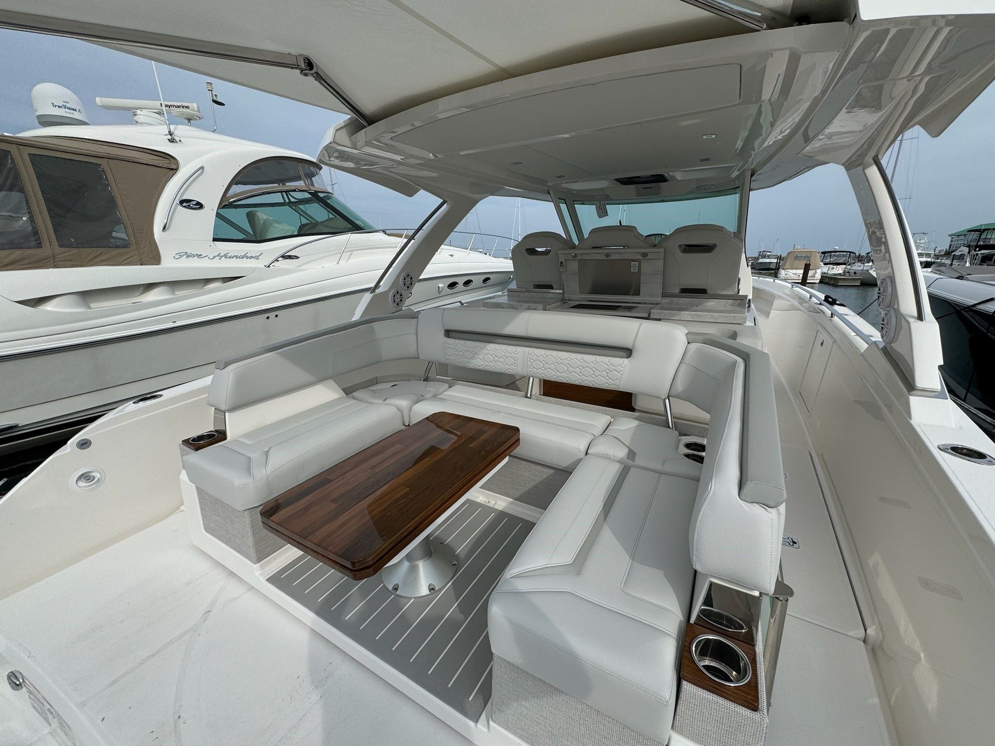 2025 Tiara Yachts
                                                             38LS Image Thumbnail #11