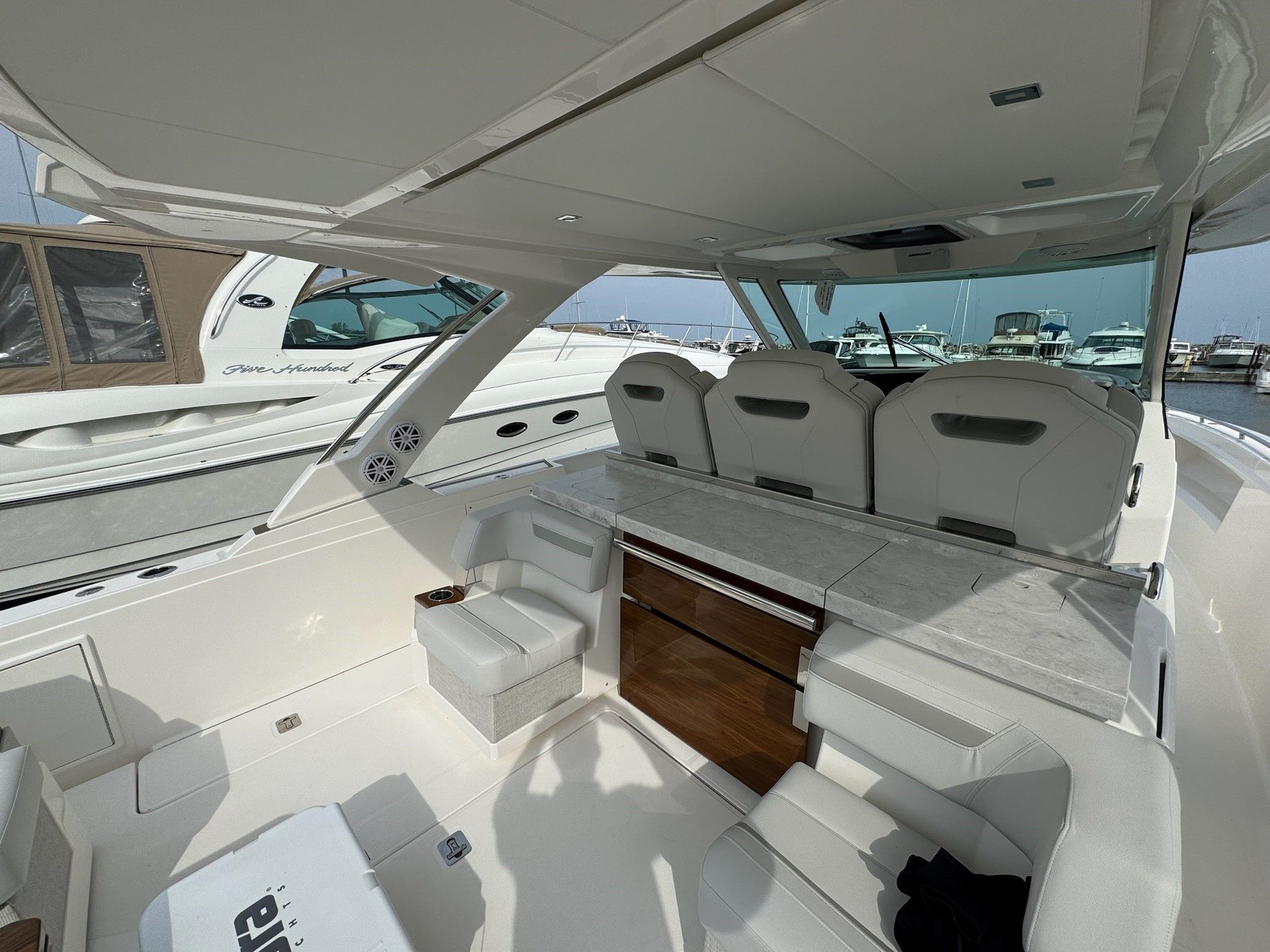 2025 Tiara Yachts
                                                             38LS Image Thumbnail #14