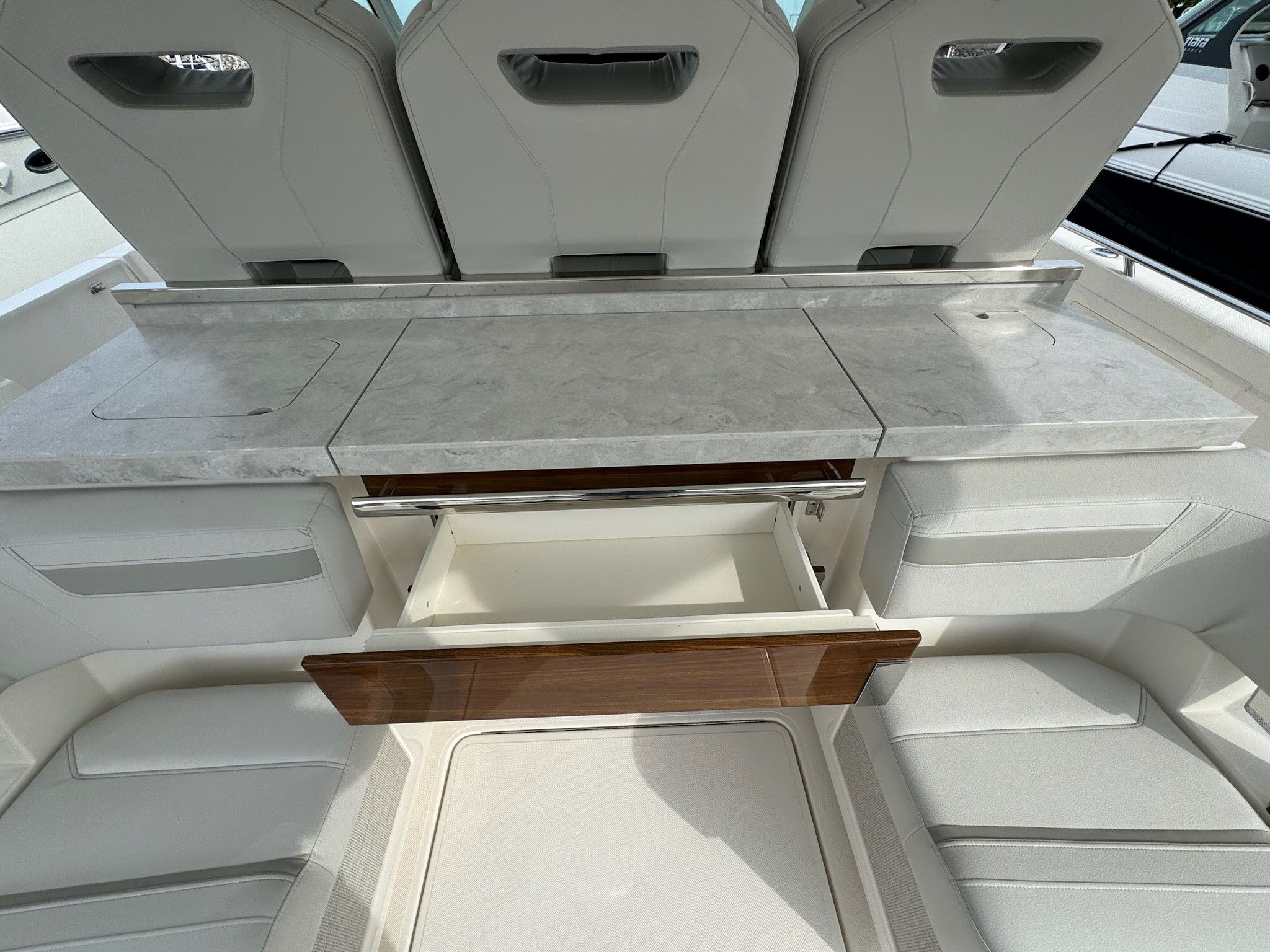 2025 Tiara Yachts
                                                             38LS Image Thumbnail #15