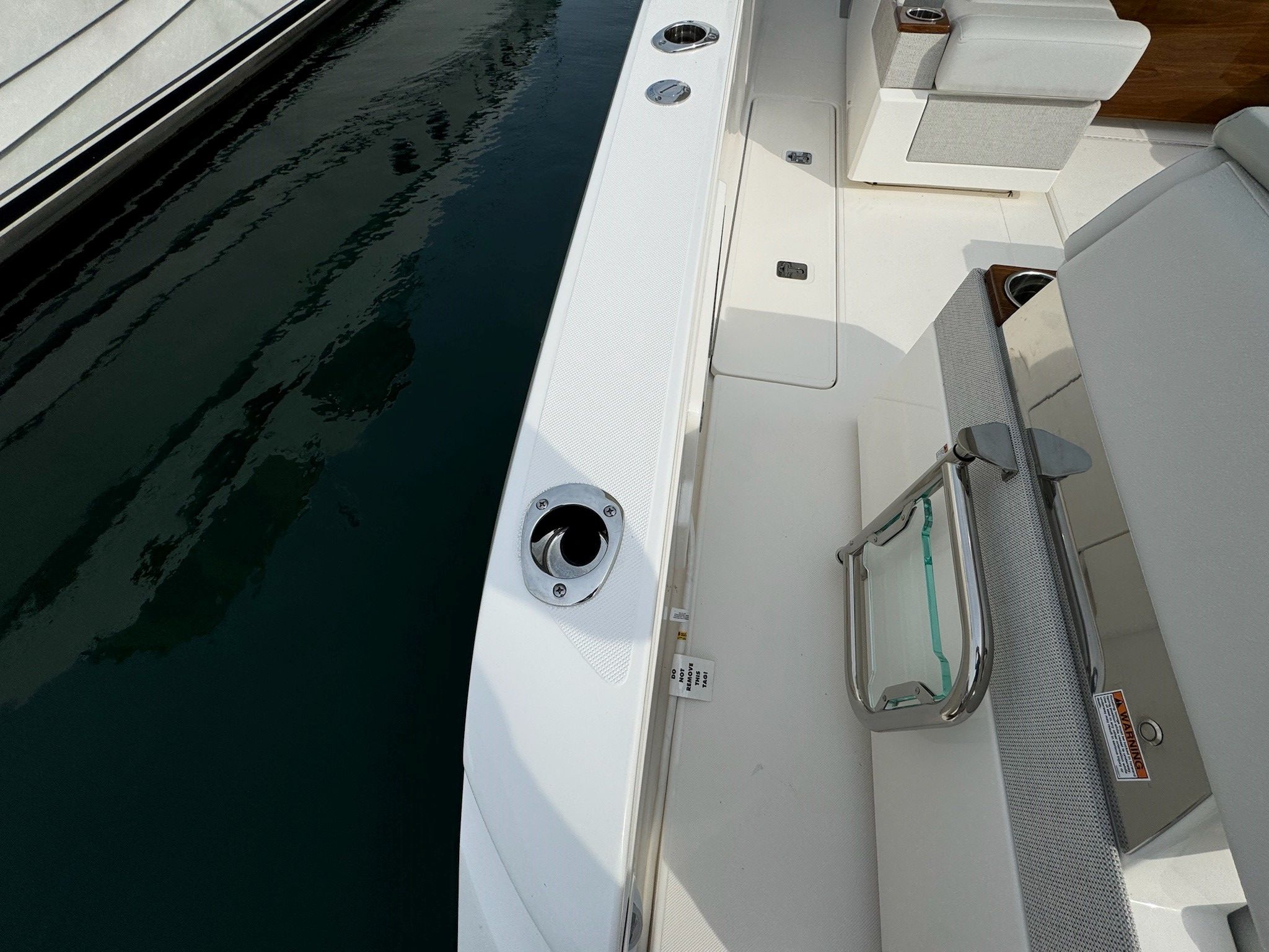2025 Tiara Yachts
                                                             38LS Image Thumbnail #16