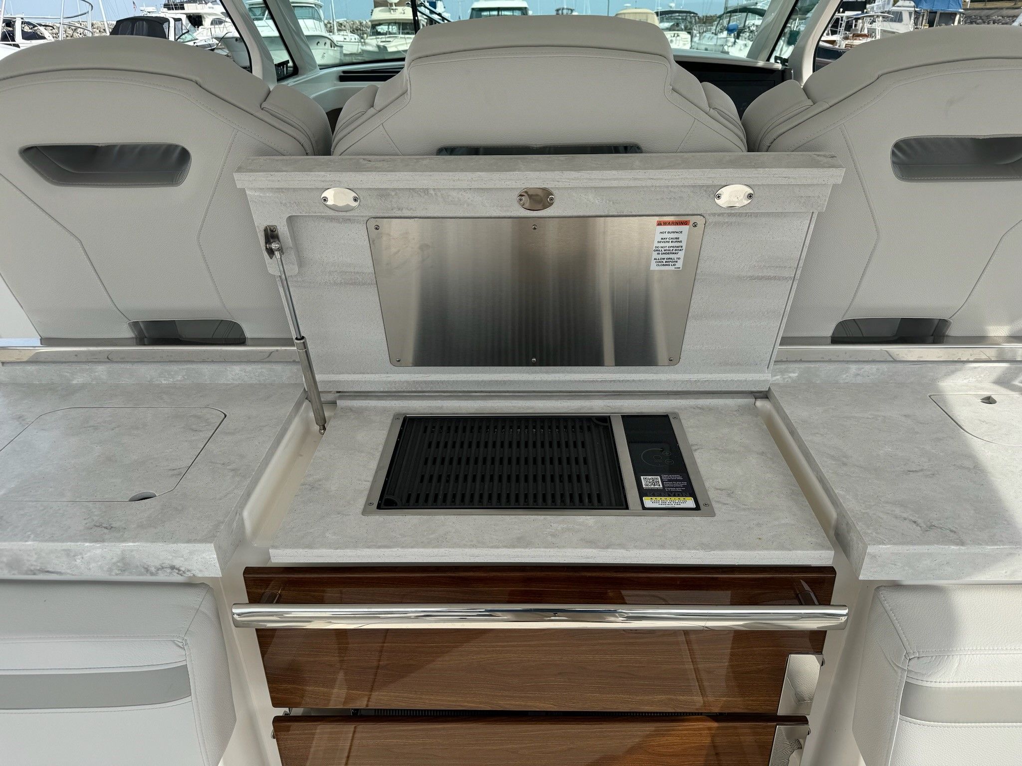 2025 Tiara Yachts
                                                             38LS Image Thumbnail #21