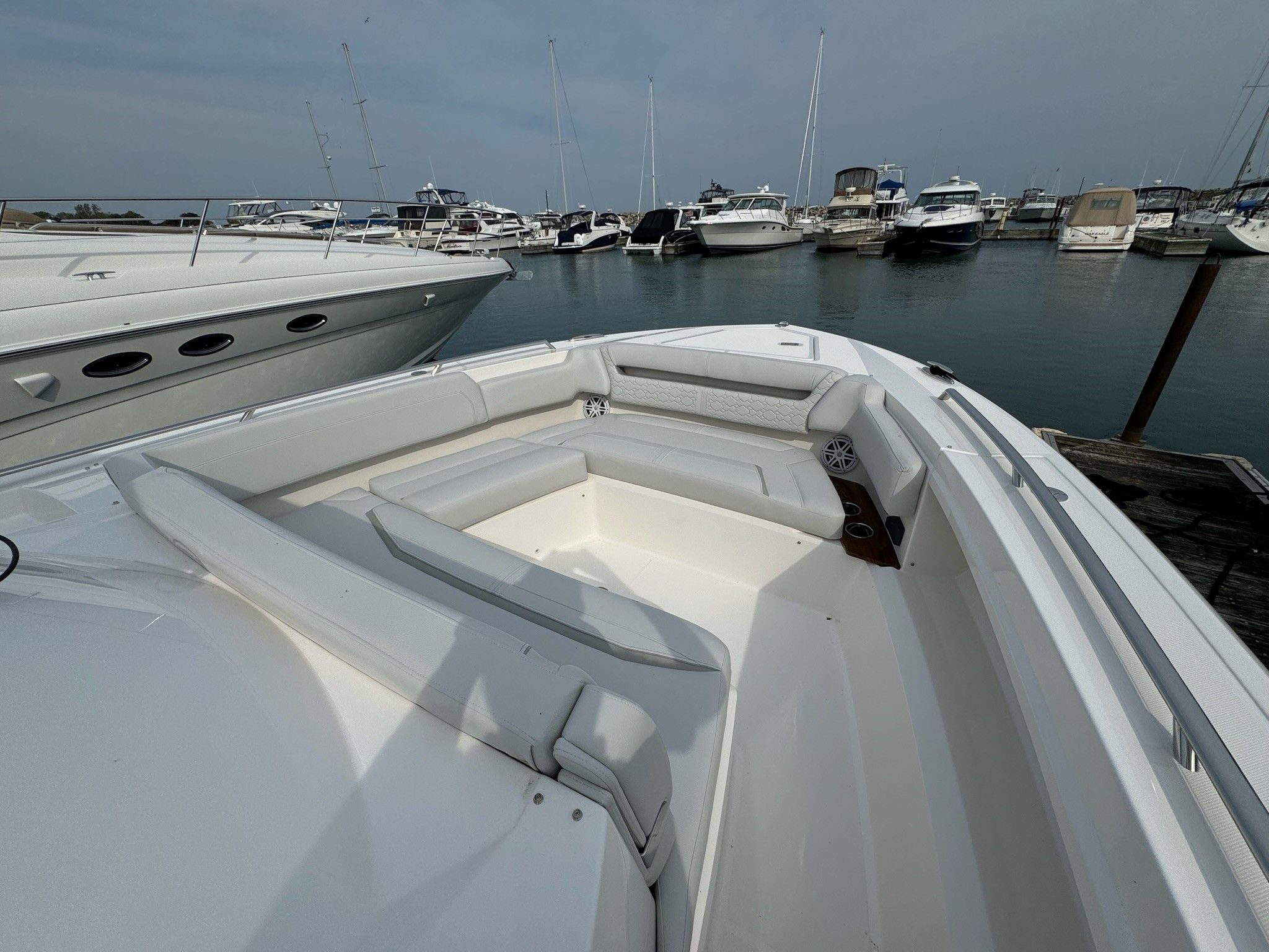 2025 Tiara Yachts
                                                             38LS Image Thumbnail #23