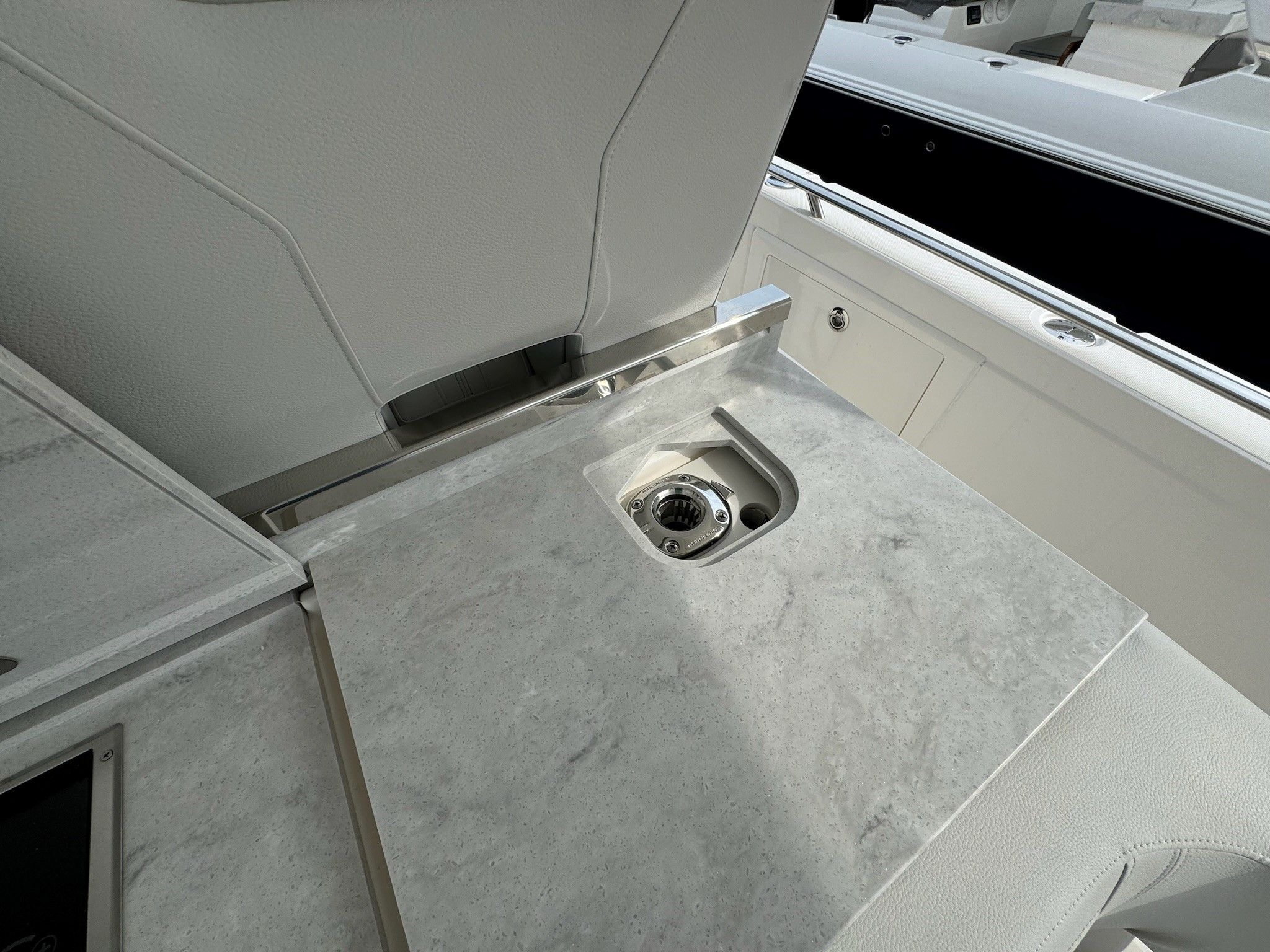 2025 Tiara Yachts
                                                             38LS Image Thumbnail #26