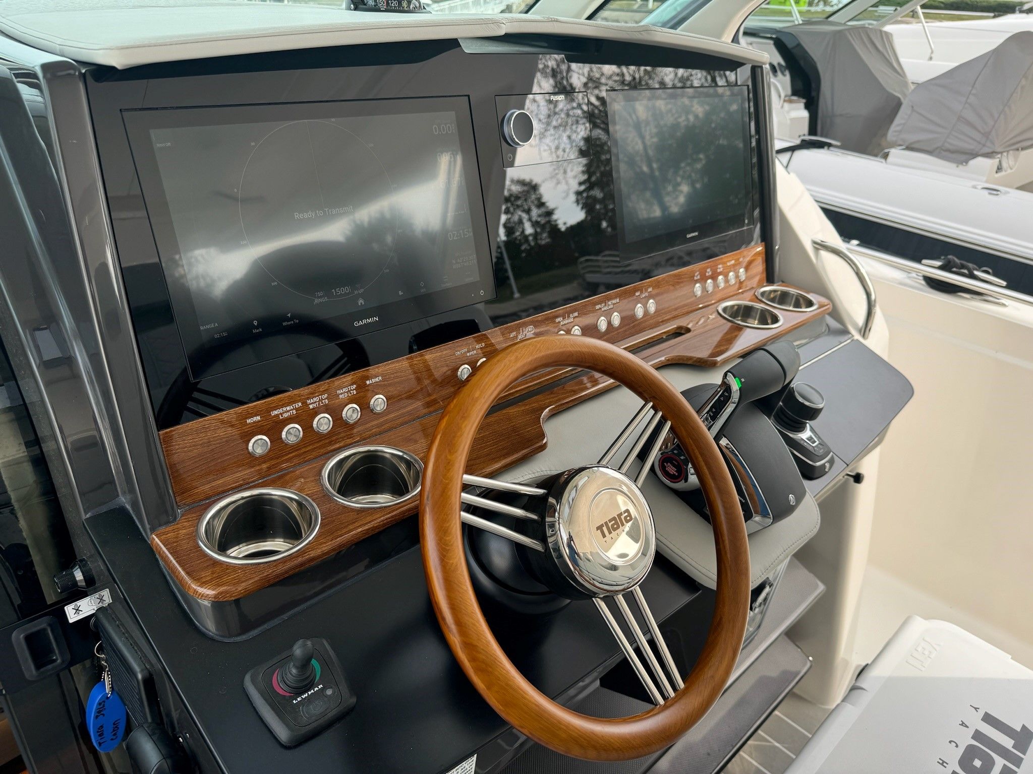 2025 Tiara Yachts
                                                             38LS Image Thumbnail #31