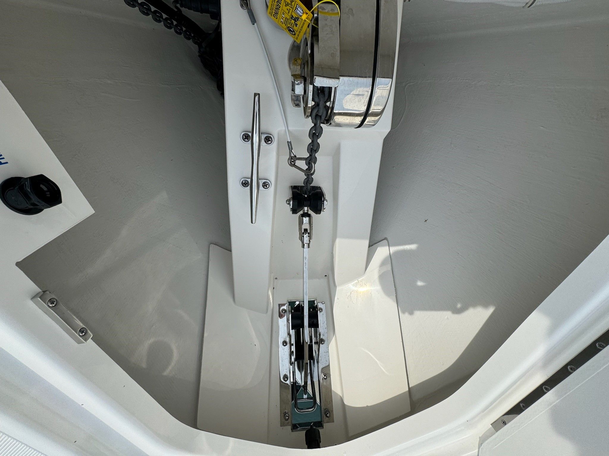 2025 Tiara Yachts
                                                             38LS Image Thumbnail #51