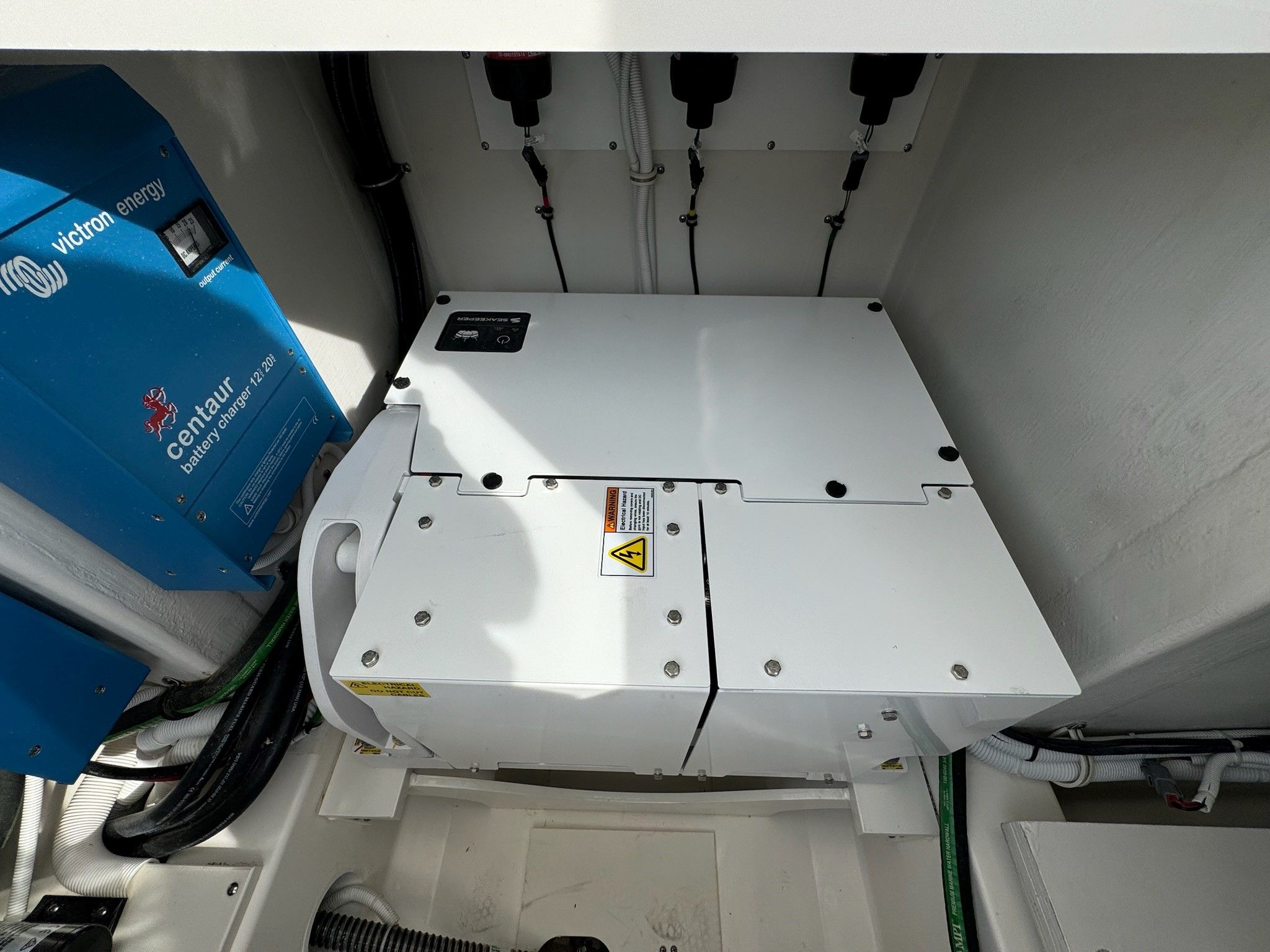 2025 Tiara Yachts
                                                             38LS Image Thumbnail #56