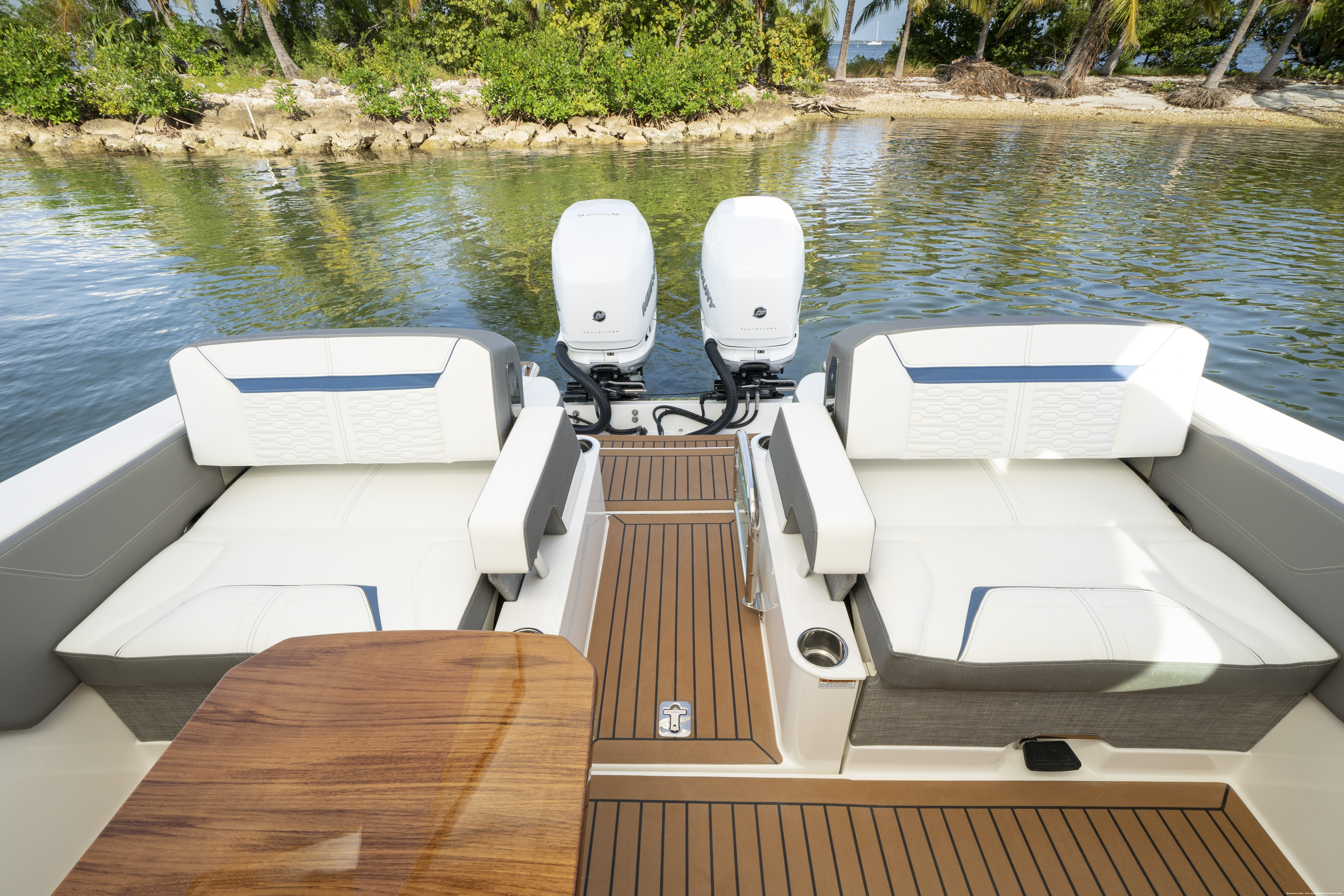 2025 Tiara Yachts
                                                             LX 34 Image Thumbnail #4