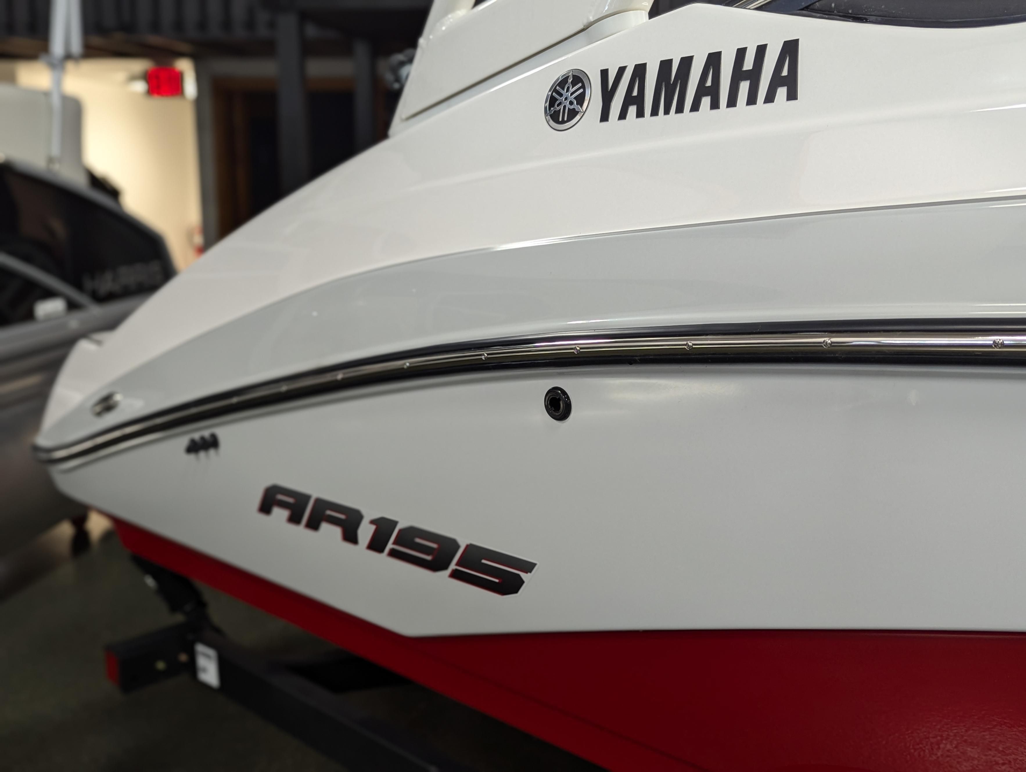 Thumbnail 3 for 2024 Yamaha 195 AR