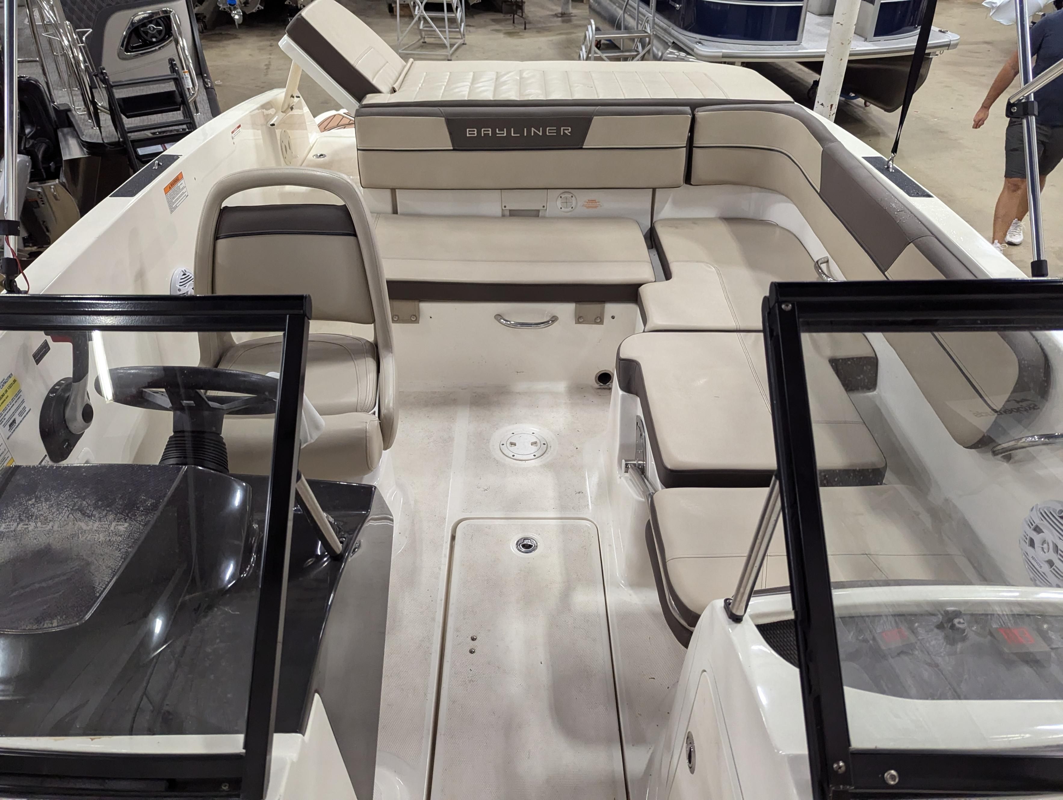 2017 Bayliner
                                                             VR5 Image Thumbnail #7