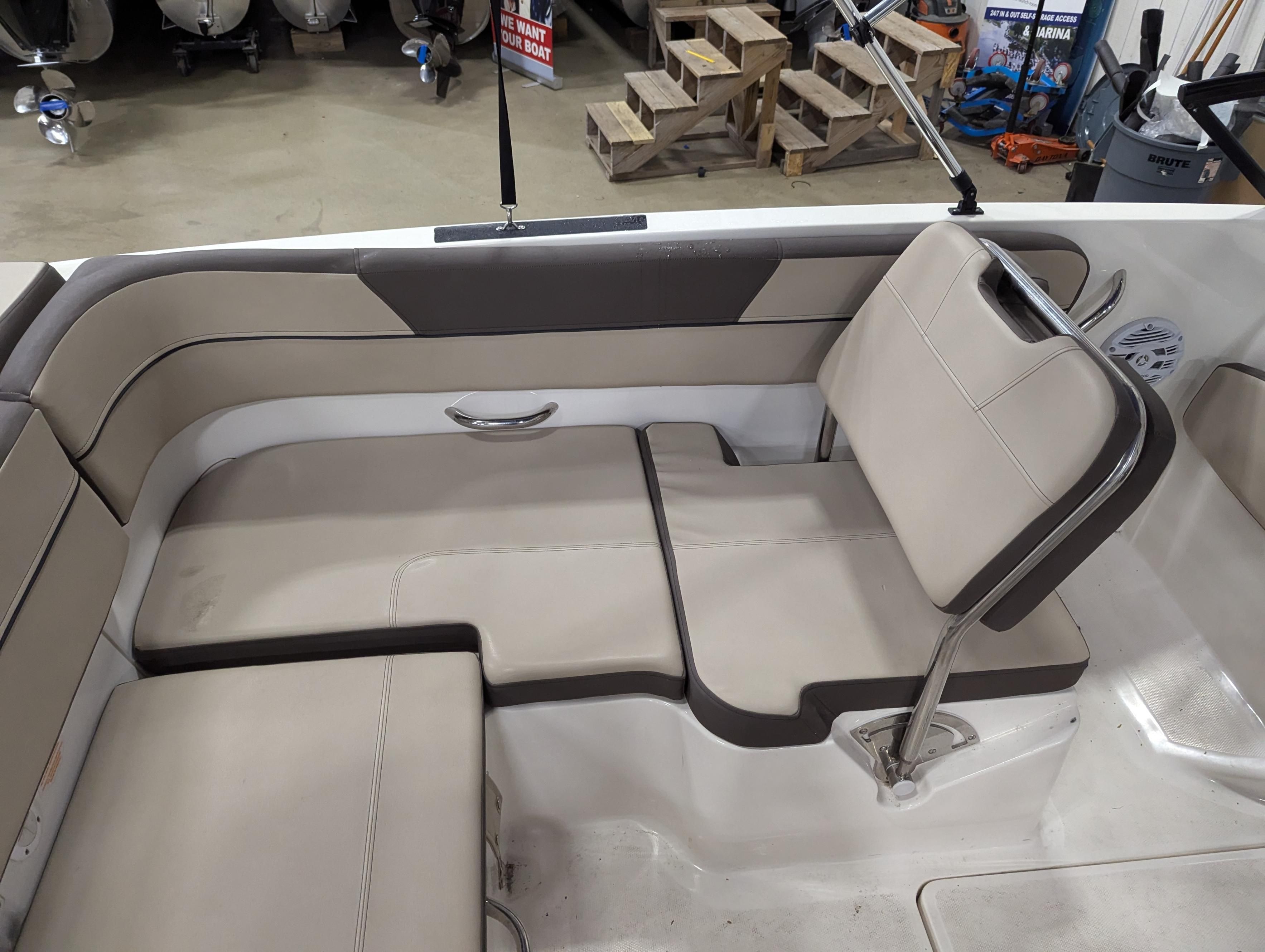 2017 Bayliner
                                                             VR5 Image Thumbnail #10