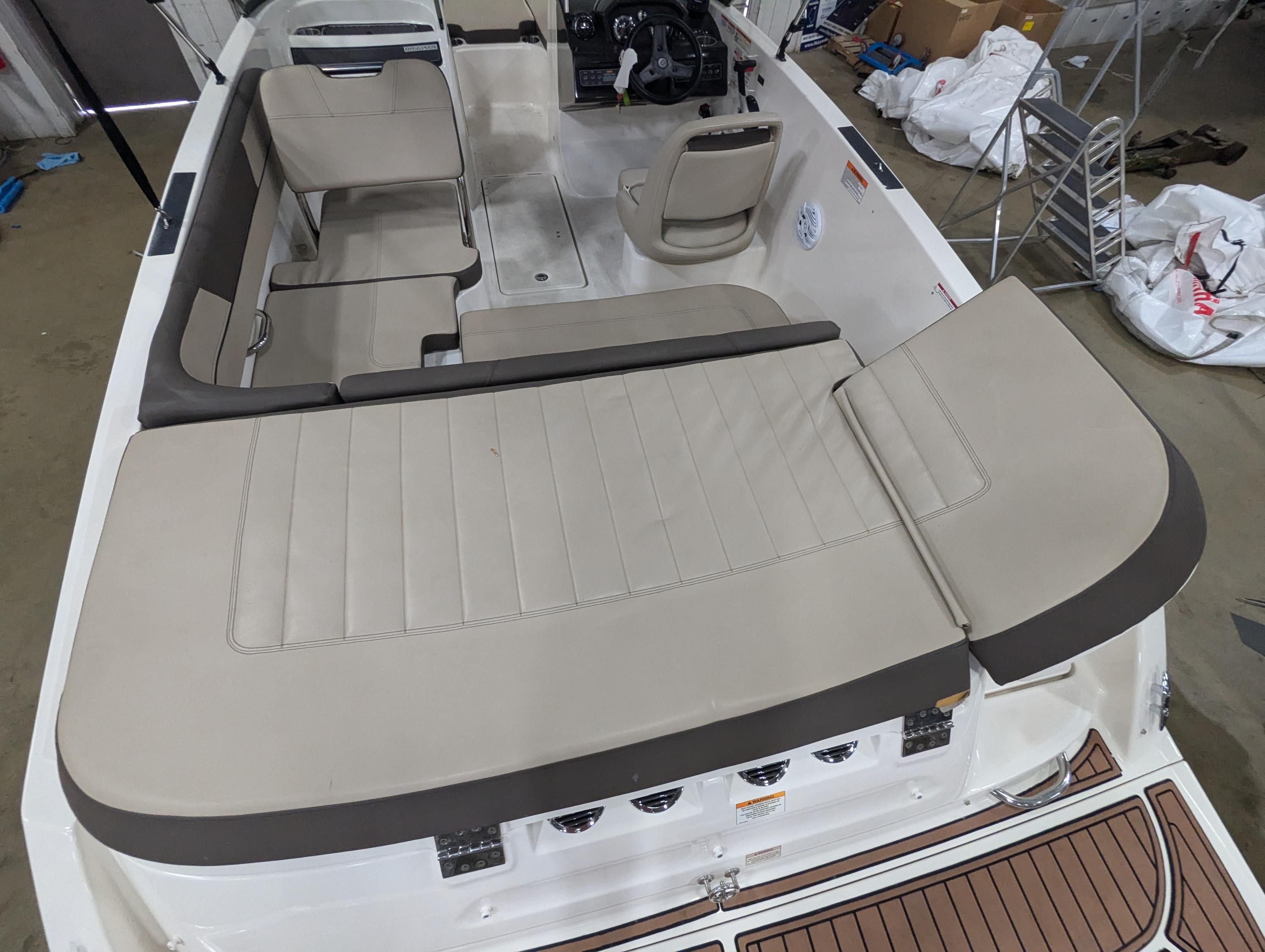 2017 Bayliner
                                                             VR5 Image Thumbnail #12